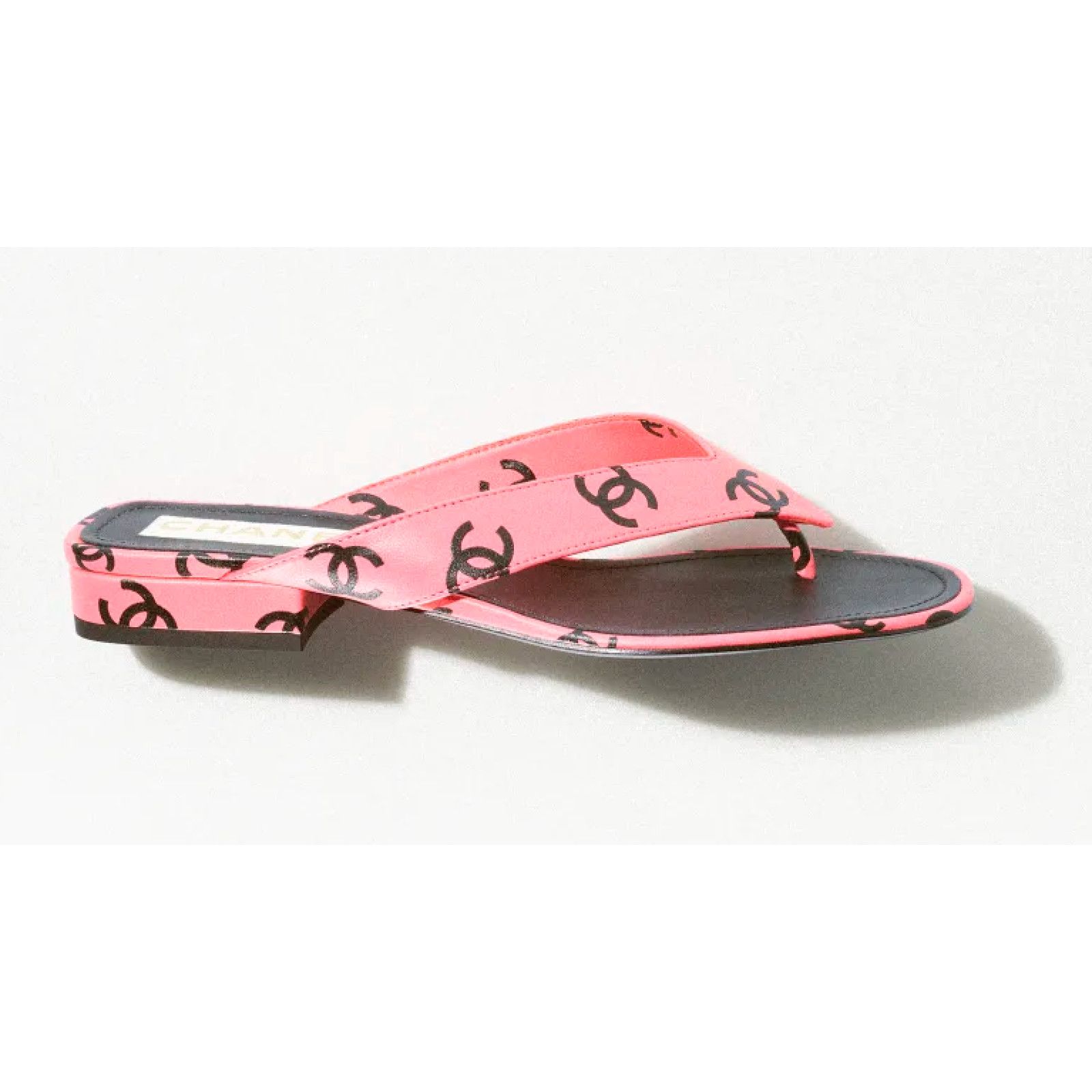 Chanel Chanel 22S Pink Black Printed Lambskin CC Logo Thong Flat Size US 9 / IT 39 - 1 Thumbnail