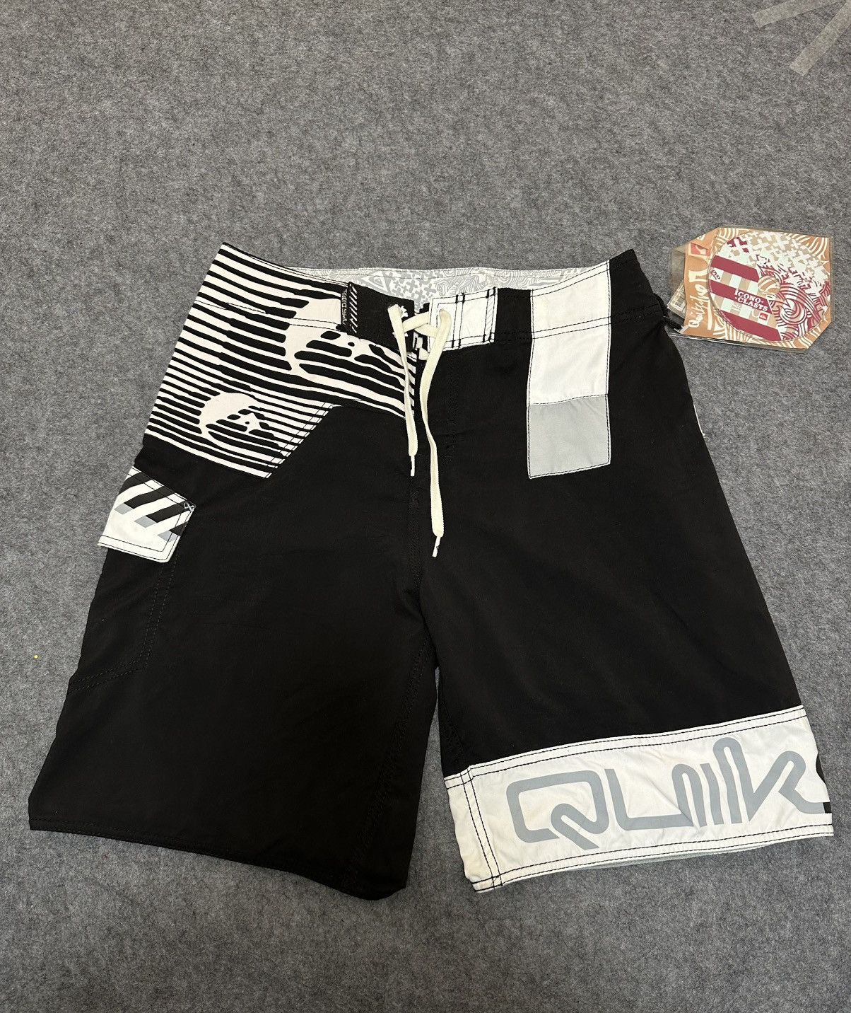 Quiksilver Quiksilver board shorts pants. Size US 32 / EU 48 - 1 Thumbnail
