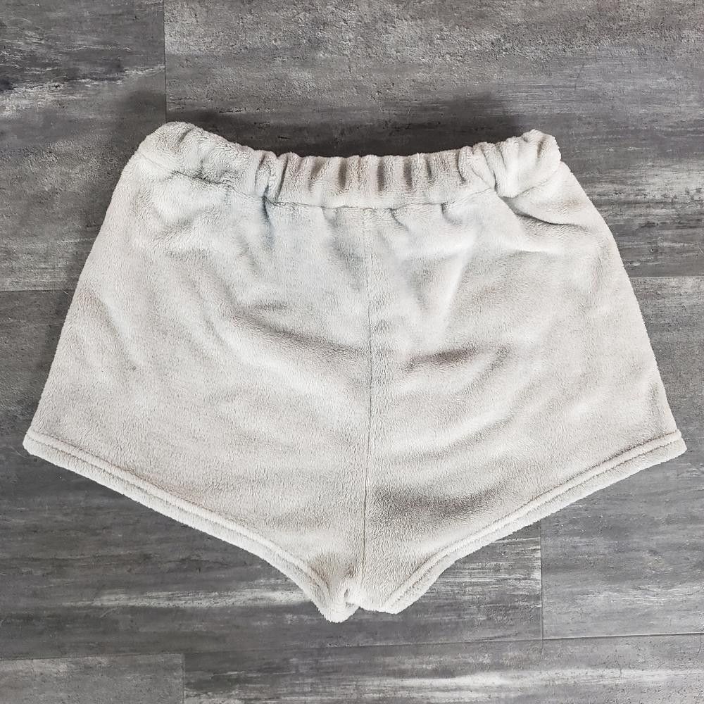 Shein Light Grey Teddy High Waisted Short Size 36" / US 14 / IT 50 - 2 Thumbnail
