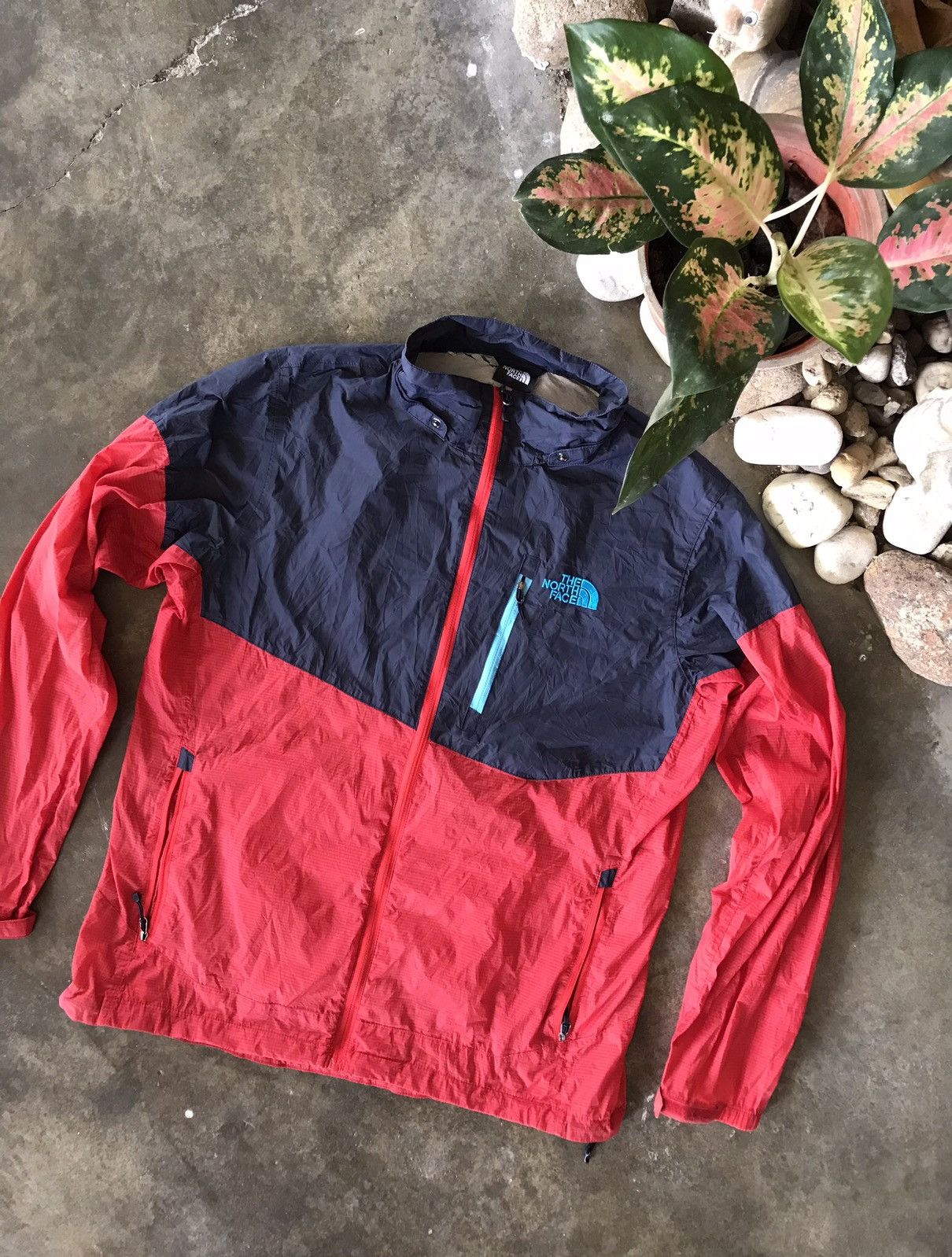 The North Face The North Face Light Windbreaker Unisex Size XXL / US 16-18 / IT 52-54 - 1 Thumbnail