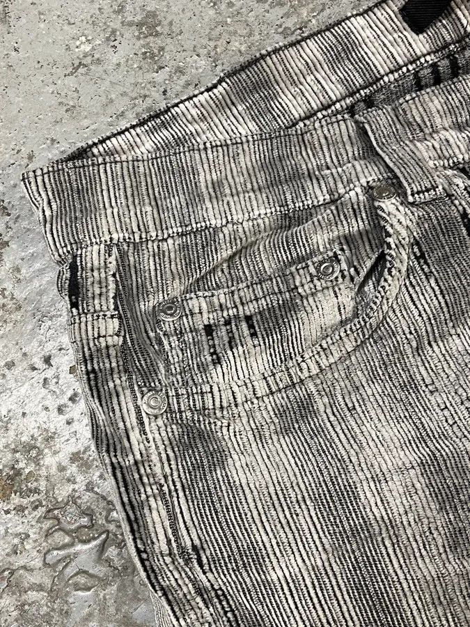 Versace AW2003 Versace Raw Velvet Distressed Grey Pants Size US 32 / EU 48 - 11 Thumbnail