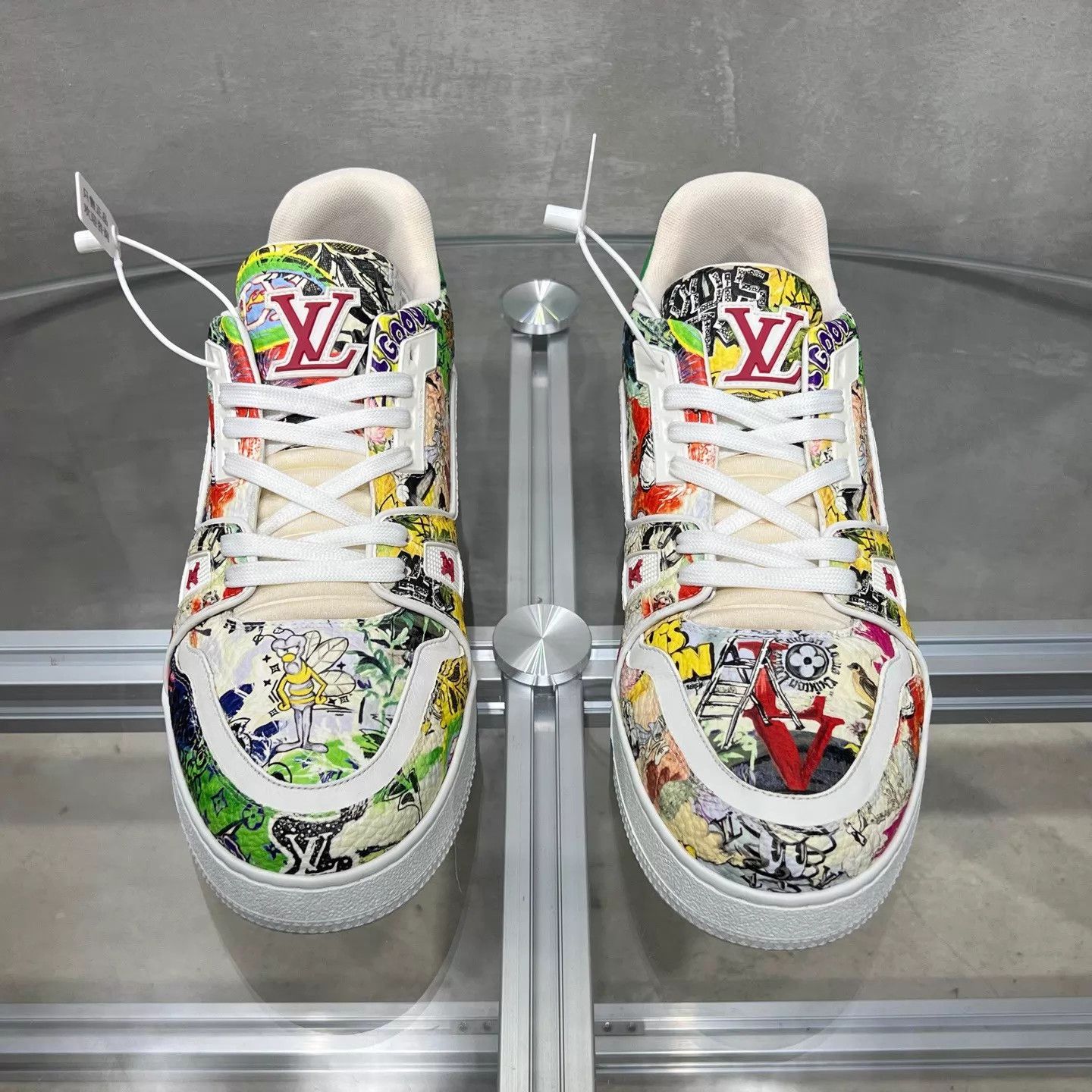 Louis Vuitton Louis Vuitton LV Trainer Graffiti UK9 43 YH25849 Size US 10 / EU 43 - 1 Thumbnail