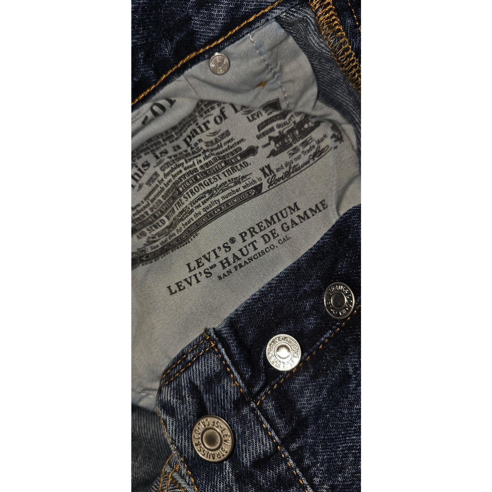 Levi's × Urban Outfitters NWT 501 High-Waisted Jeans $98 SIZE 29/30 Blue Relaxed Size 30" / US 8 / IT 44 - 7 Thumbnail