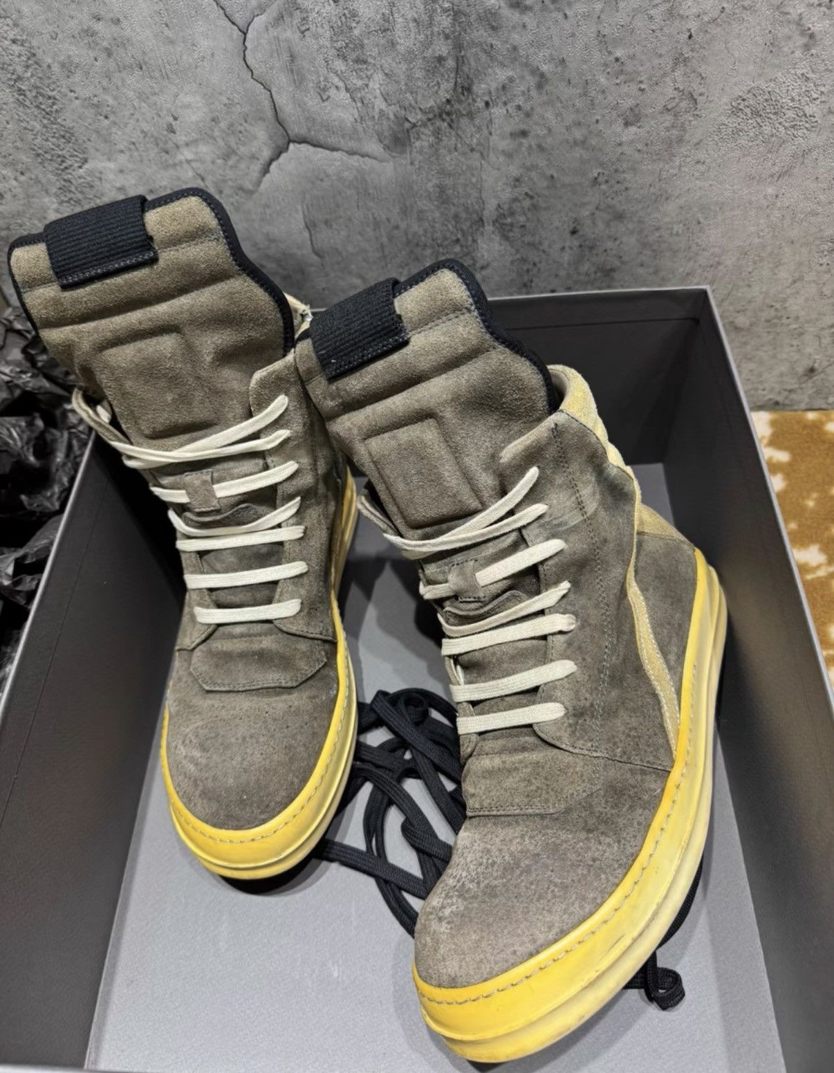 Rick Owens Rick Owens Main Line Milk Grey Suede Reverse Triangle K37 Size US 8 / EU 41 - 6 Thumbnail
