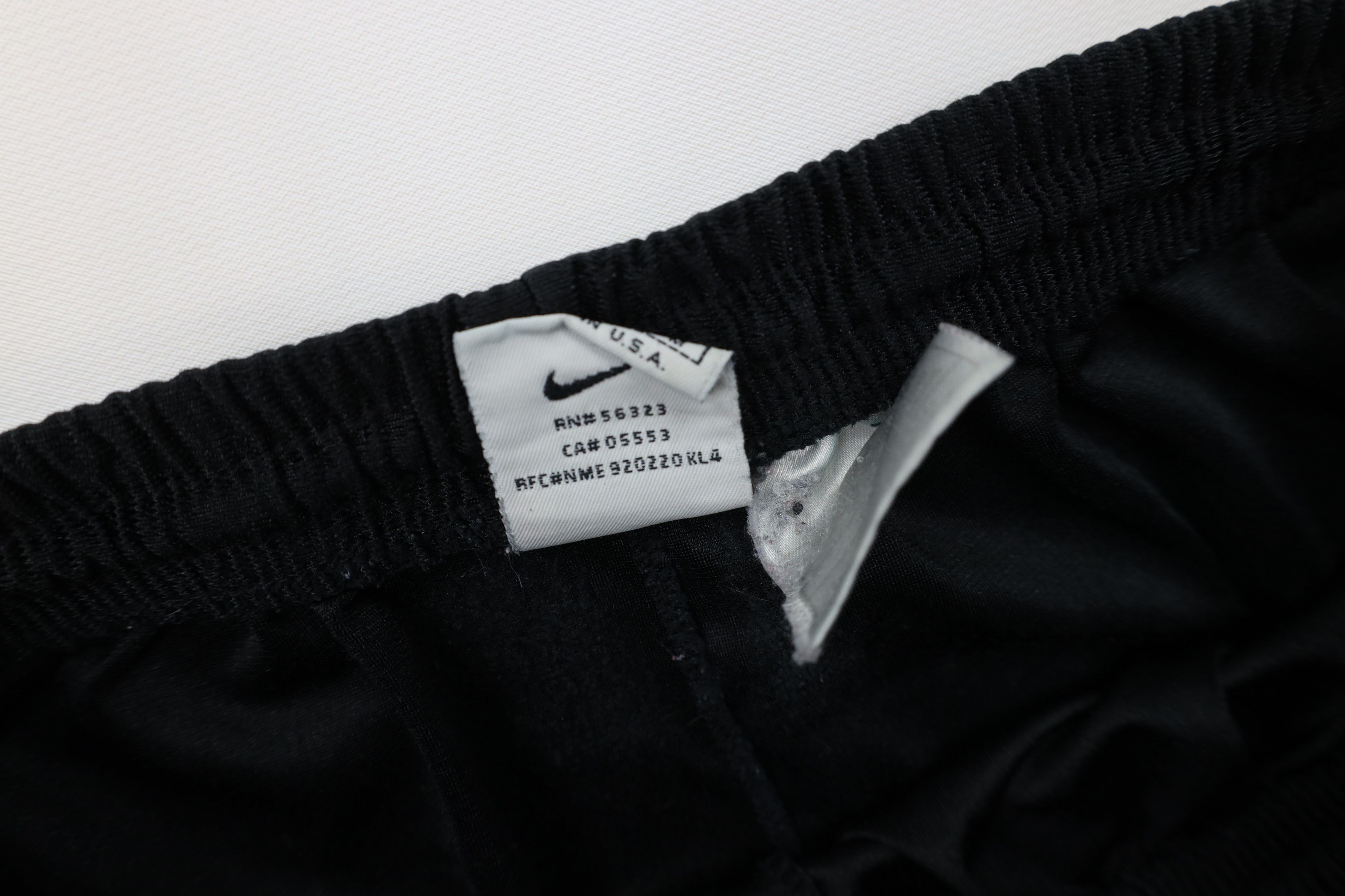 Nike Vintage 90s Nike Mini Swoosh Above Knee Shorts Black USA Size US 32 / EU 48 - 7 Thumbnail