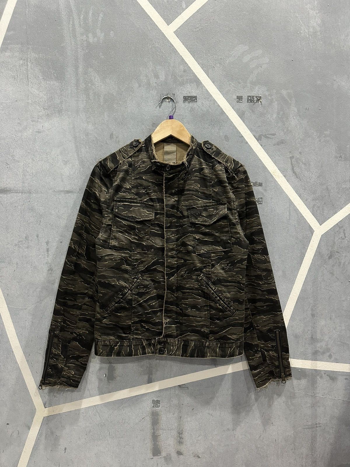 Vintage Military Tiger Stripe Camo Jacket Size US S / EU 44-46 / 1 - 1 Thumbnail