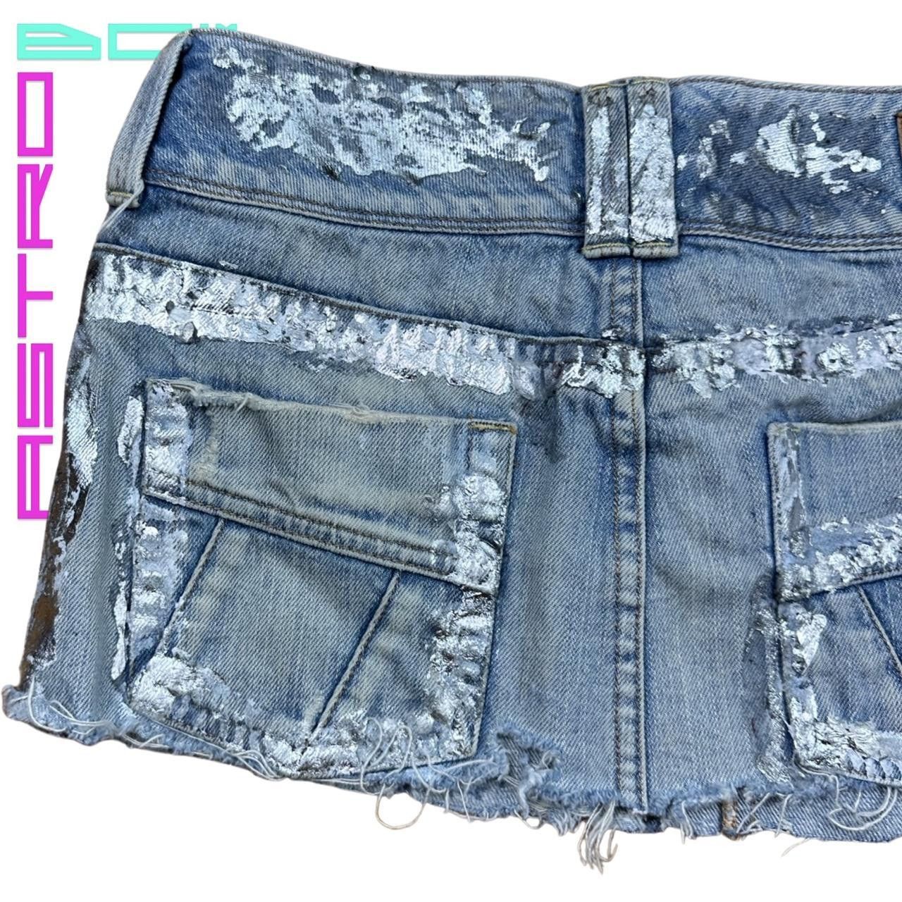 American Eagle Outfitters ASTROBOI* BLUE DENIM MINI SKIRT WITH SILVER PAINT_ SIZE 4 Size 27" / US 4 / IT 40 - 5 Thumbnail