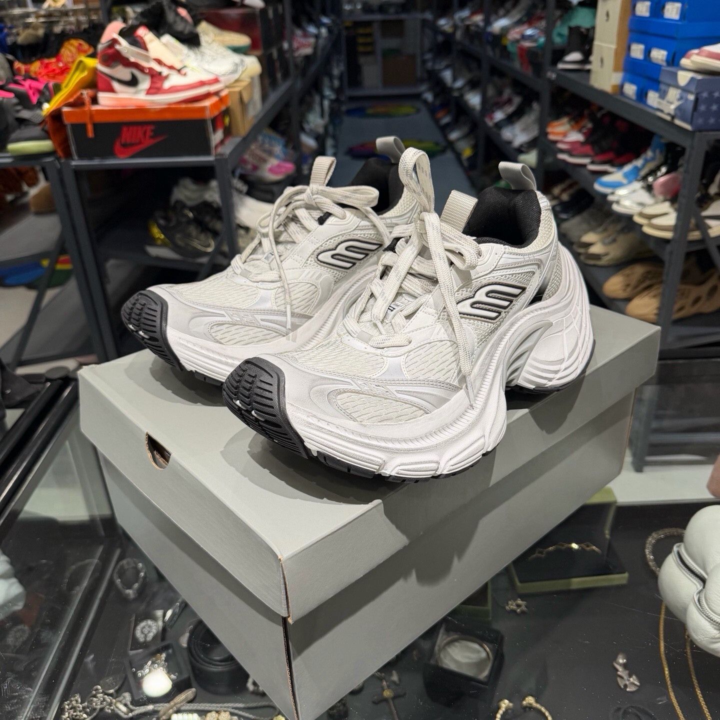 Balenciaga Balenciaga Multi Lowtop Sneakers 8.5 Men Size US 8.5 / EU 41-42 - 1 Thumbnail