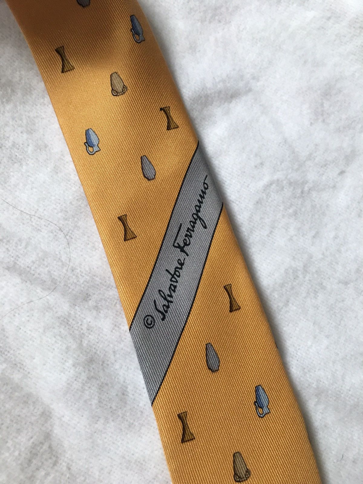 Salvatore Ferragamo Salvatore Ferragamo Amphora Print Yellow Silk Mens Tie Size ONE SIZE - 7 Thumbnail