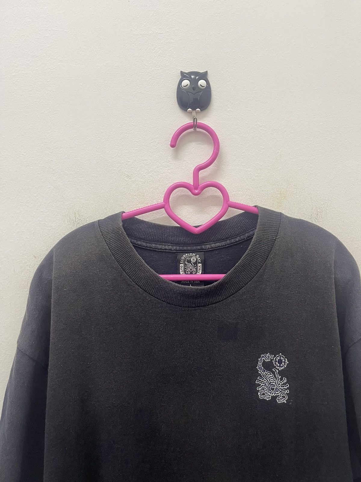 Vintage Rare Vintage SCORPION BAY Spell Out Big Logo Thrashed Size US L / EU 52-54 / 3 - 5 Thumbnail