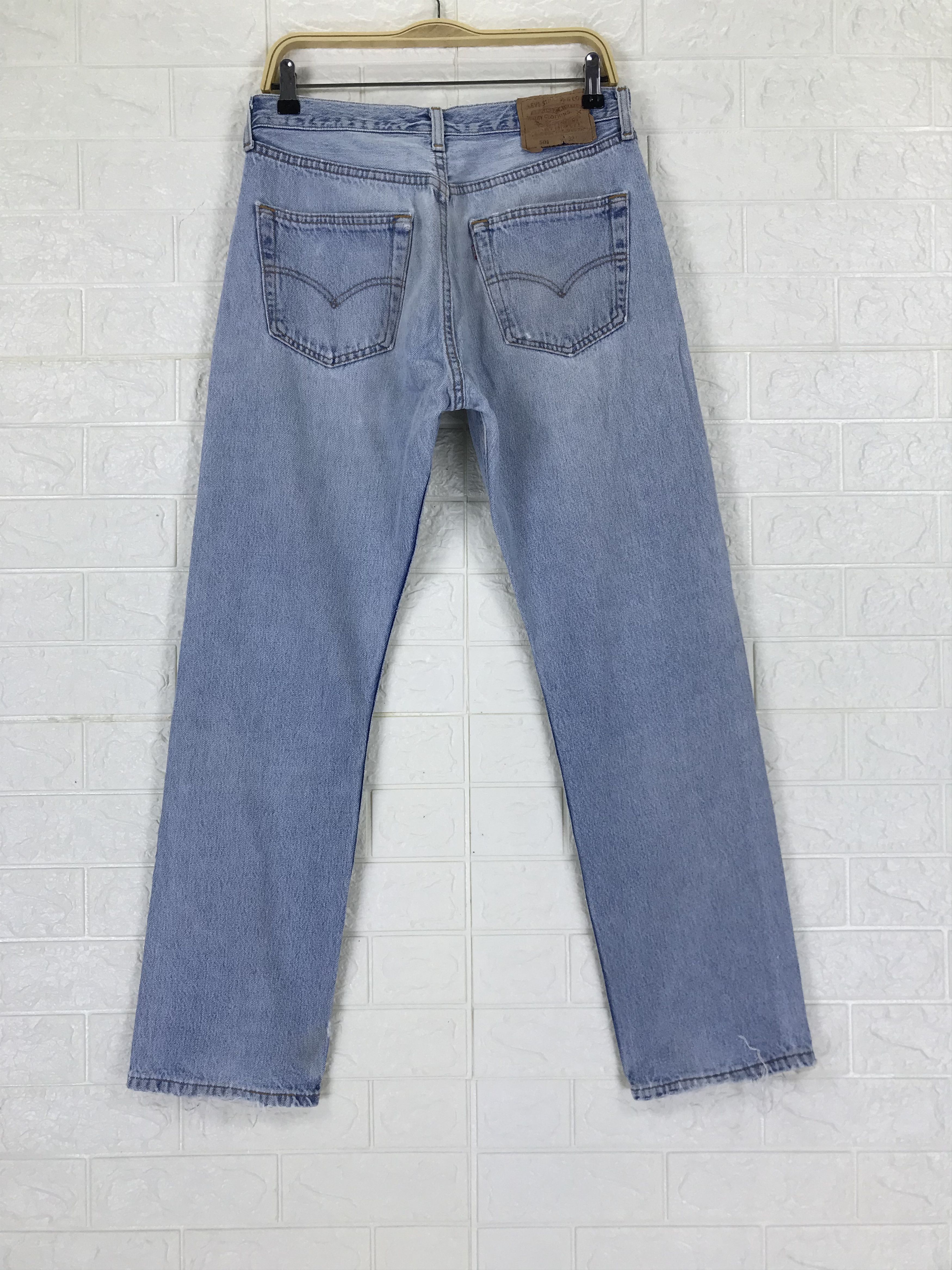 Levi's Vintage 90s Levi's 501 Light Wash Jeans Distressed Denim Size US 31 - 5 Thumbnail