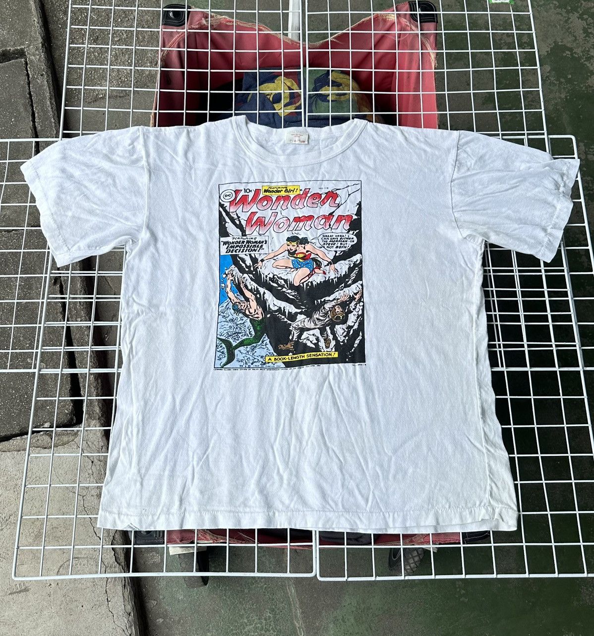 Other Vintage Wonder Woman DC Comic 1988s Size US XL / EU 56 / 4 - 1 Thumbnail