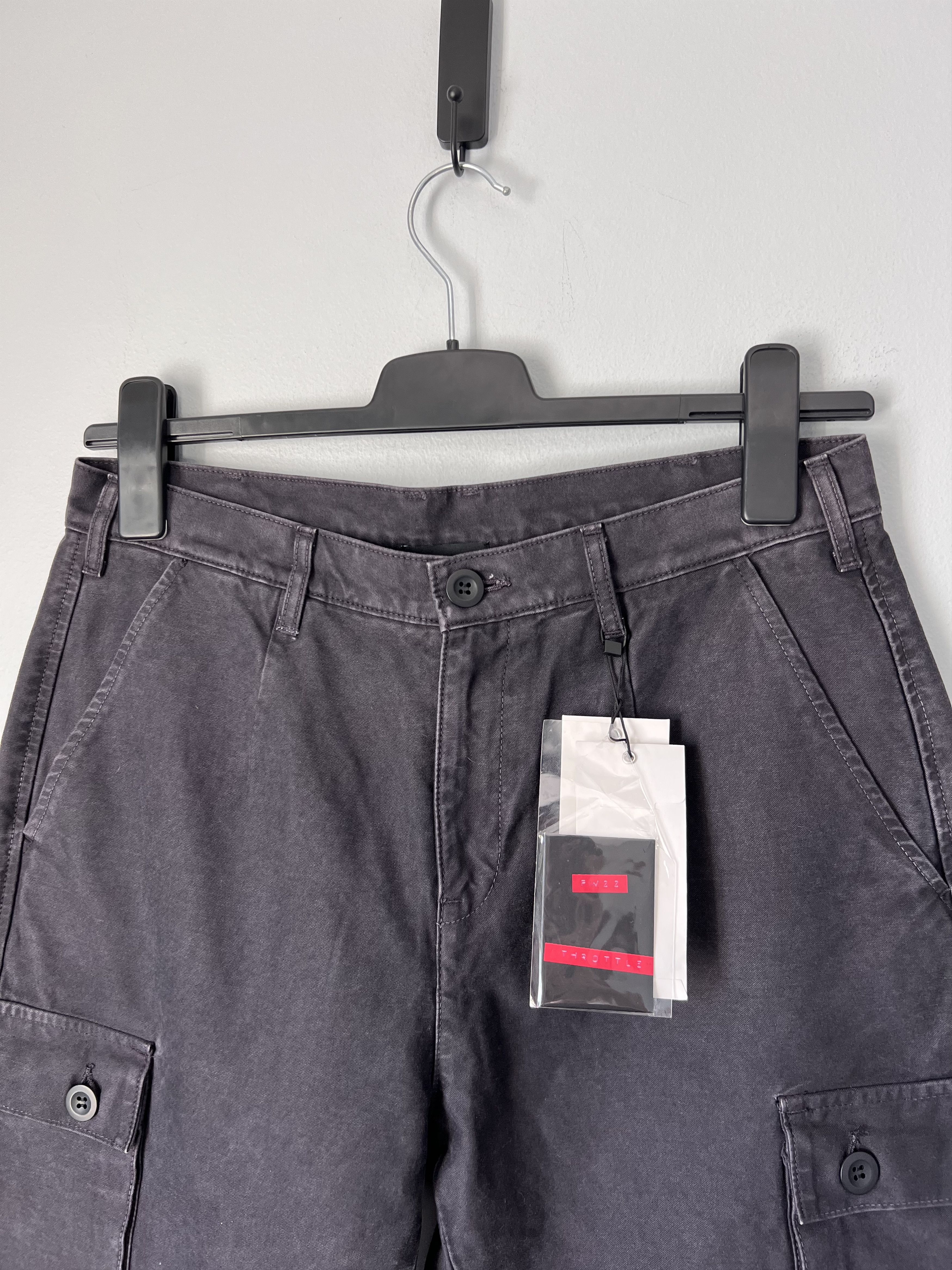 John Elliott John Elliott Techno Utility Cargo Pants in Black Size US 32 / EU 48 - 2 Thumbnail