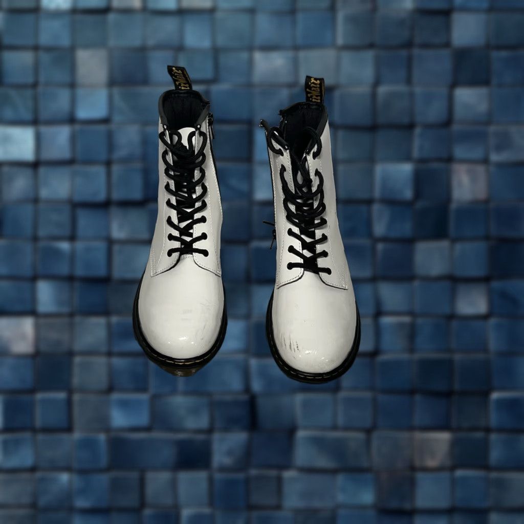 Dr. Martens Dr. Martens Combat Boots 1460Y Lace Up White Leather Mid-Calf US 7 Womens Mens Size 7 Size US 7 / IT 37 - 1 Thumbnail