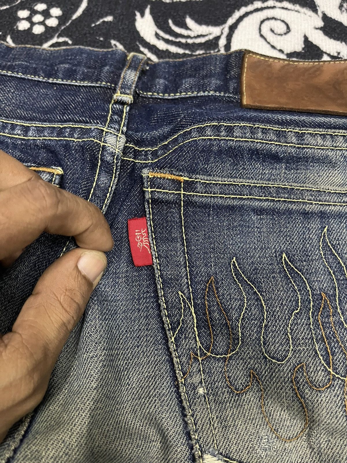 Beauty Beast 90s DRAGON JEANS FLAME POCKET SALVEDGE DISTRESSED Size US 28 / EU 44 - 18 Thumbnail