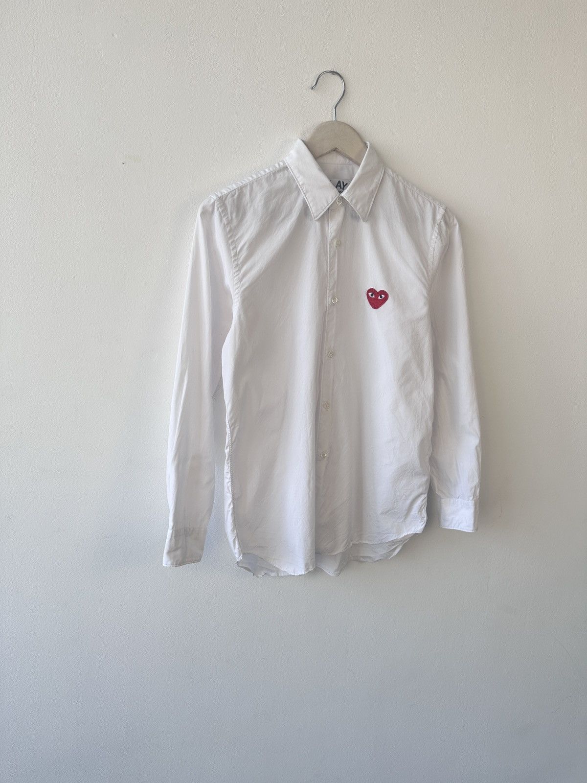 Comme des Garcons Comme des Garcons Play Shirt White Red Heart Logo Size S CDG Size US S / EU 44-46 / 1 - 2 Thumbnail