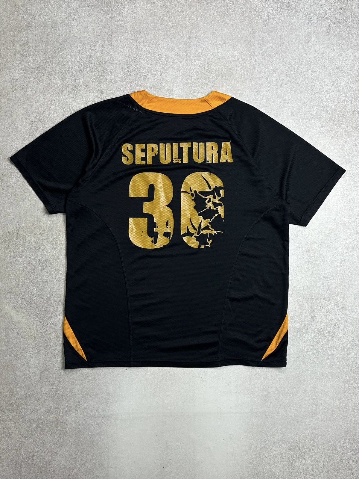 Band Tees Vintage Sepultura 30 Black Band Tee XL T-shirt Rare Size US XL / EU 56 / 4 - 1 Thumbnail