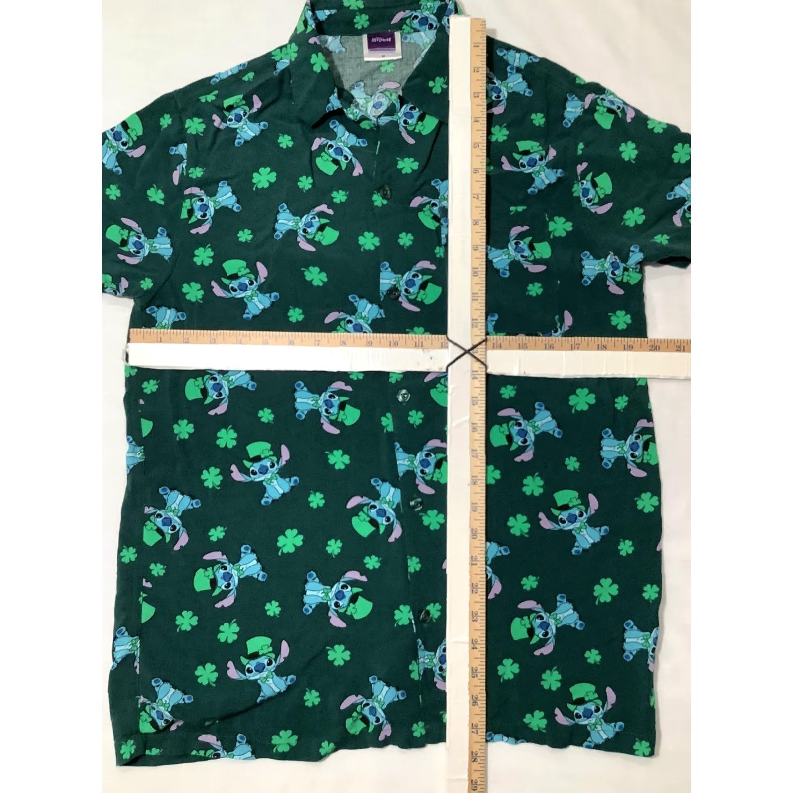 Disney VINTAGE Disney Stitch Shirt Mens Medium Green Shamrock St Patricks Day Button Up Rayon Size US M / EU 48-50 / 2 - 8 Thumbnail