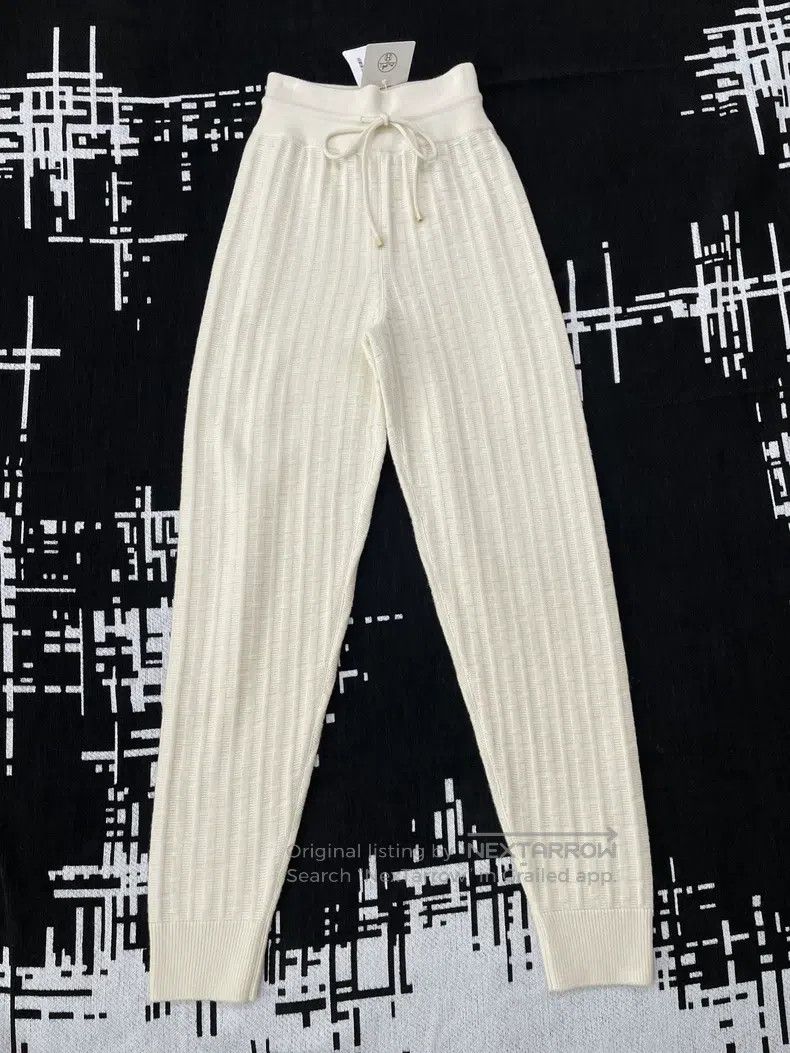 Hermes Hermes White Printed Wool Knit Trousers with Subtle Patter Size 24" / US 00 / IT 34 - 1 Thumbnail
