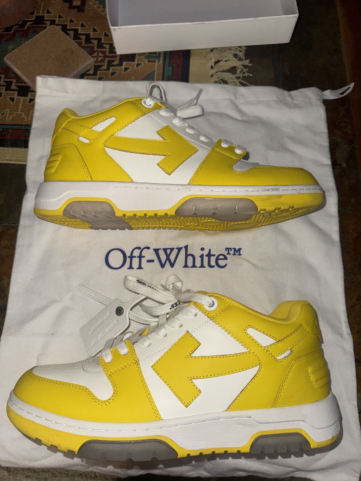 Off-White Yellow Off-White Out Of Office Size US 10 / EU 43 - 1 Thumbnail