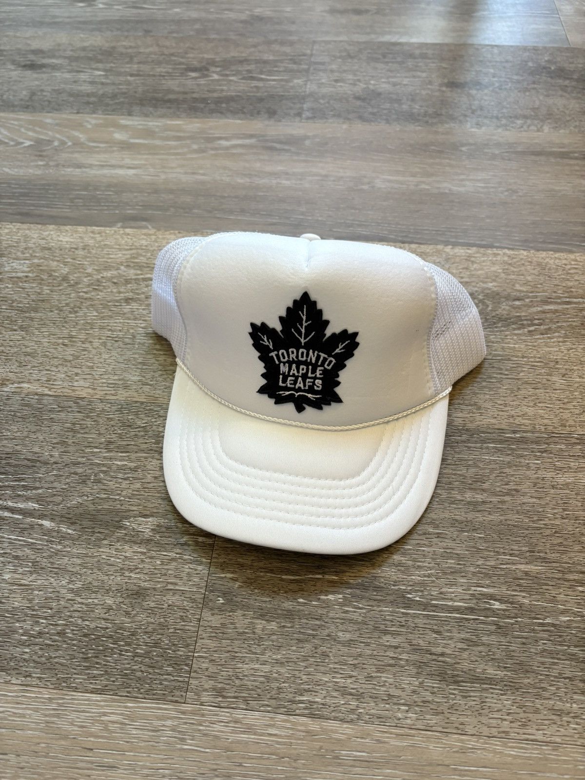 NHL Toronto Maple Leafs Trucker Hat Size ONE SIZE - 1 Thumbnail