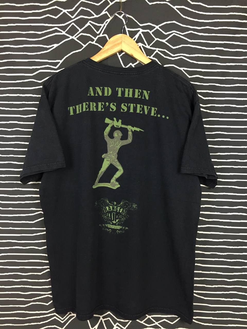 Vintage Ranger Up Everyone In The Military Does Their Job Tee Size US L / EU 52-54 / 3 - 4 Thumbnail