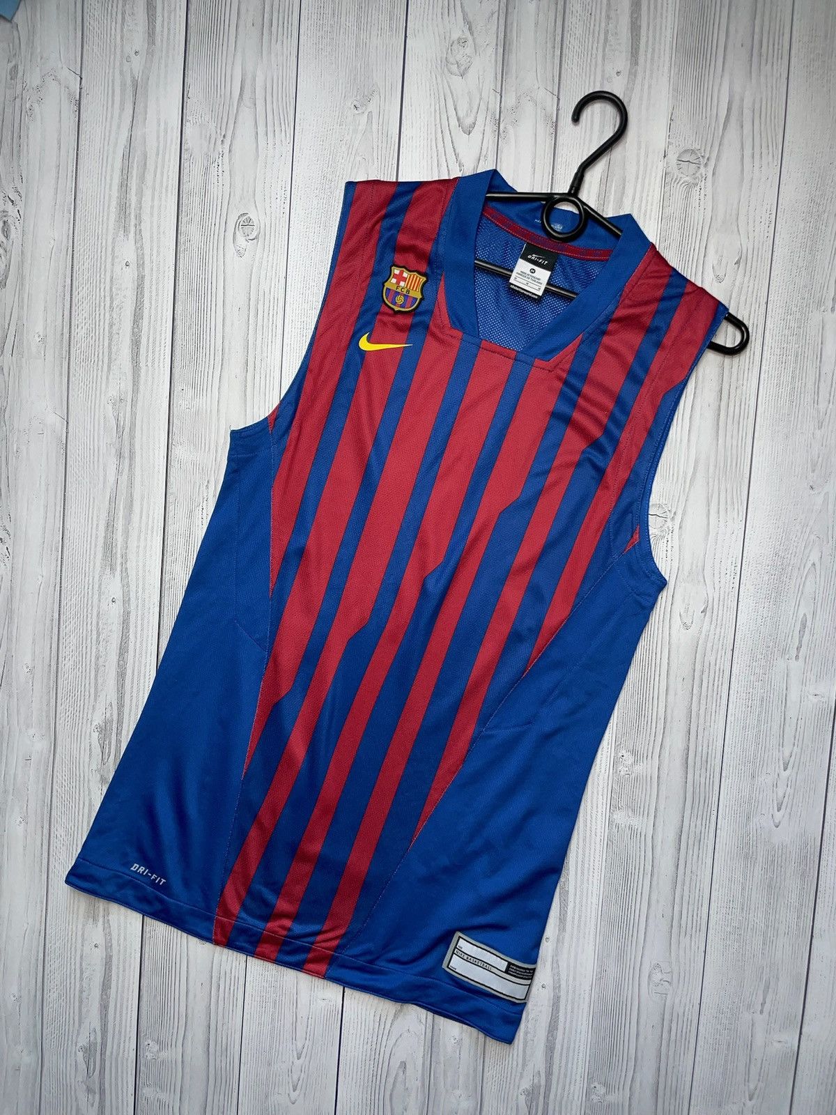 Nike × Vintage Vintage Nike Barcelona soccer jersey size M tee rare Size US M / EU 48-50 / 2 - 1 Thumbnail