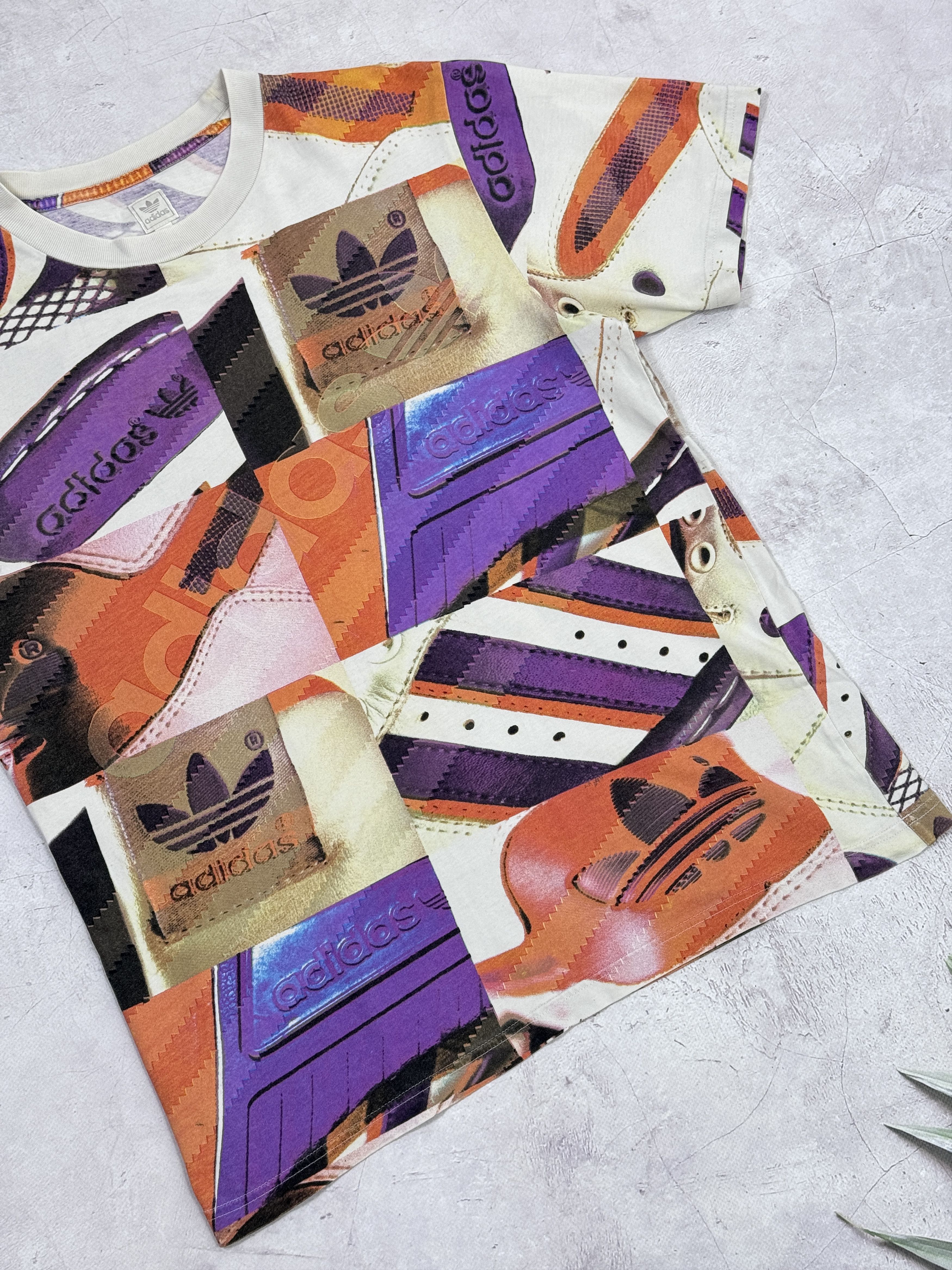 Adidas × Vintage Y2K Adidas T-Shirt Sneakers Abstract Shoes Pattern Size US M / EU 48-50 / 2 - 6 Thumbnail