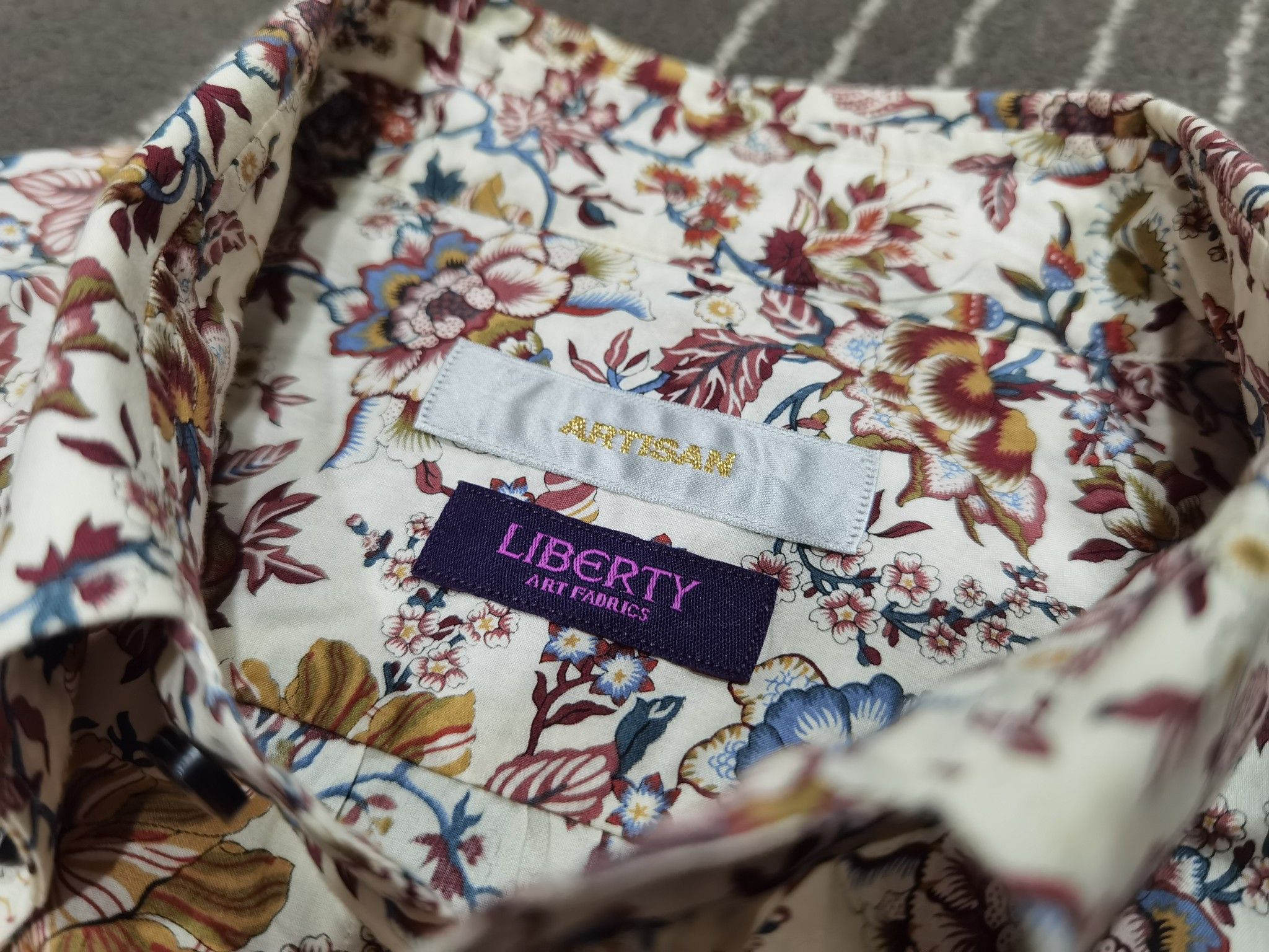 Liberty ARTISAN X LIBERTY art fabric button up M 1680 Size US M / EU 48-50 / 2 - 5 Thumbnail