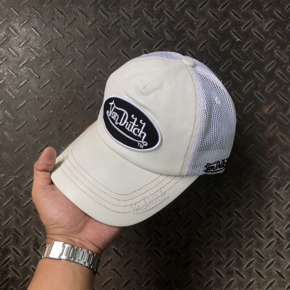 Von Dutch 🔥RARE🔥 Von Dutch Leather White Special Edition Trucker Hat Size ONE SIZE - 2 Thumbnail
