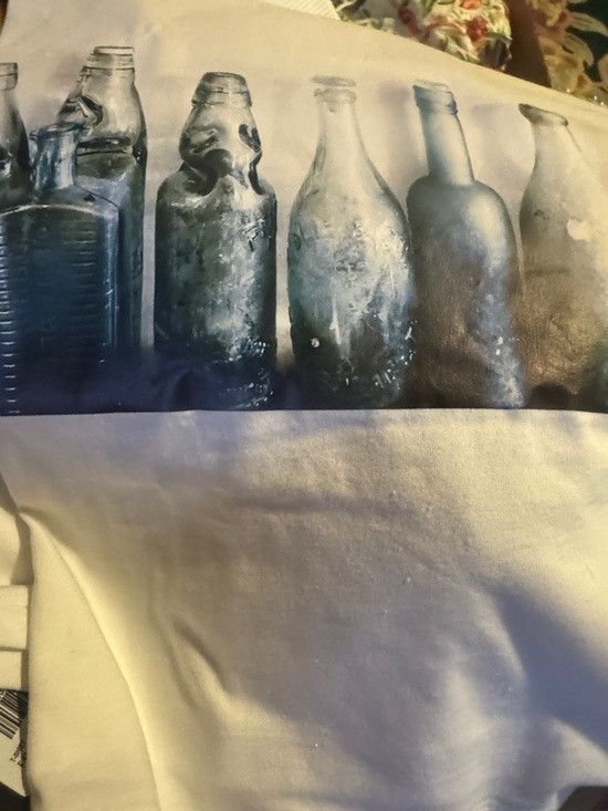 Emporio Armani Emporio Armani White Tee with Artistic Bottle Design Size M / US 6-8 / IT 42-44 - 9 Thumbnail