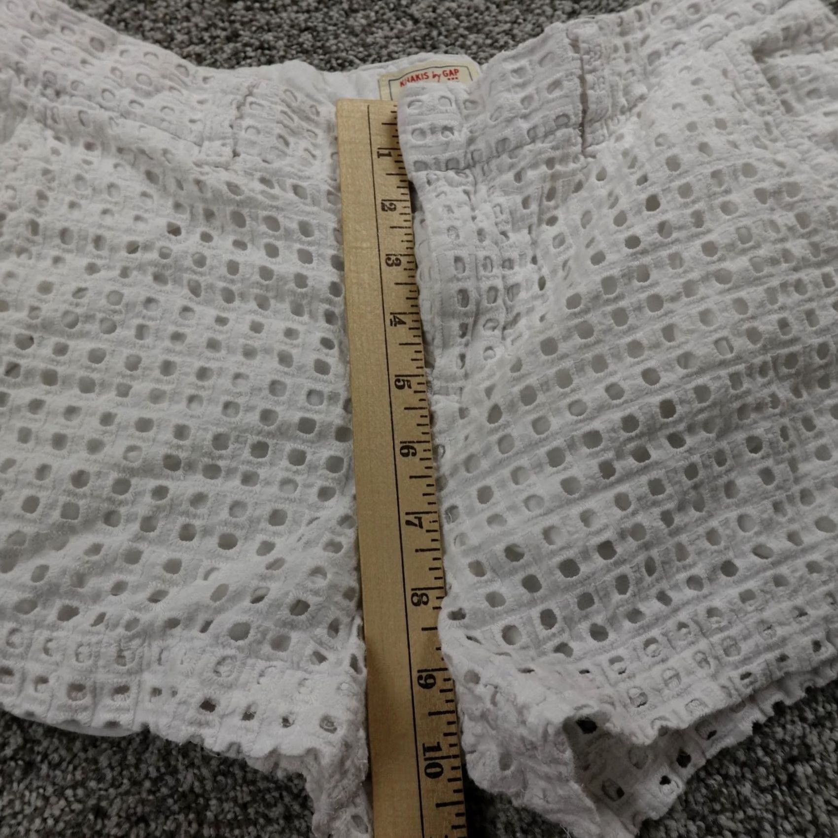 Gap Gap Shorts Womens 4 White Chino Mid Rise City Beach Preppy Boho Casual Everyday Shorts Womens Regular White 4 Gap Size 27" / US 4 / IT 40 - 4 Thumbnail