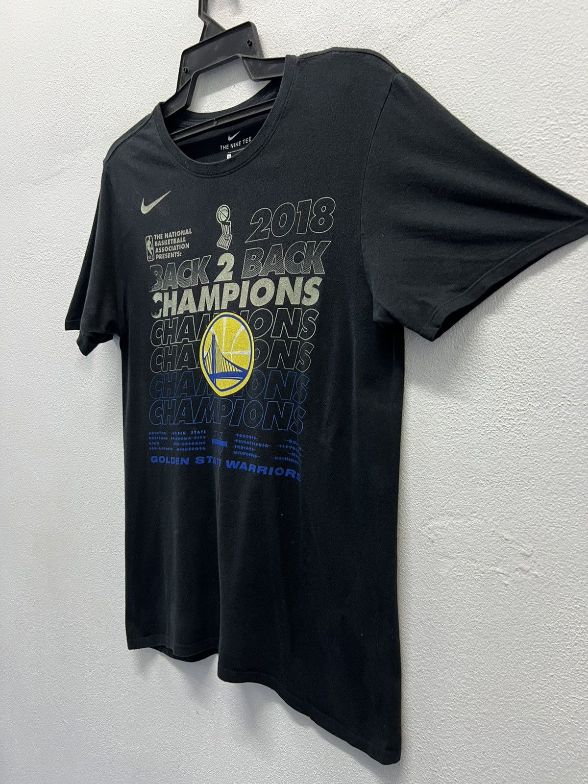 NBA × Nike NIKE NBA BACK 2 BACK CHAMPIONS 2018 SHIRT Size US S / EU 44-46 / 1 - 4 Thumbnail
