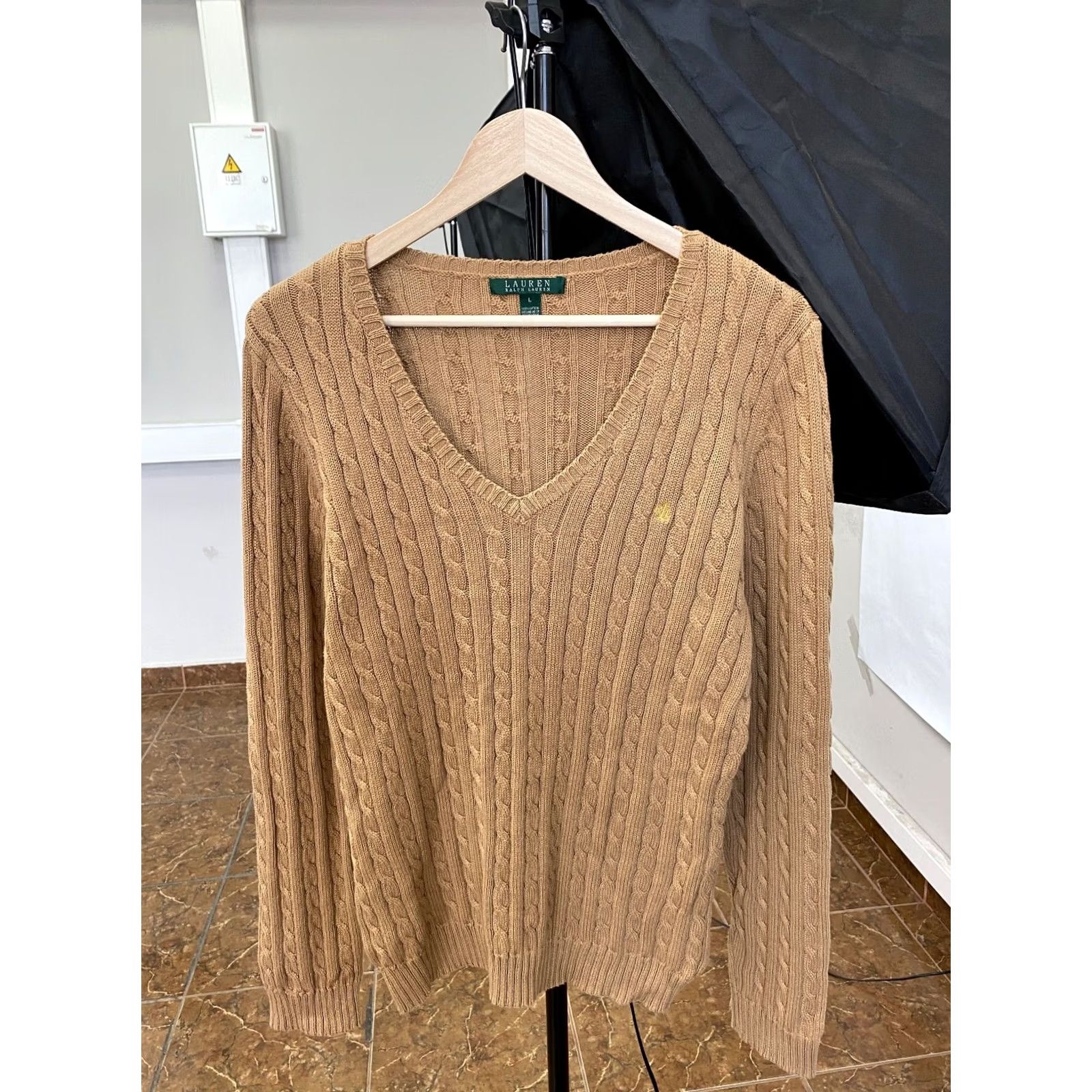 Ralph Lauren Ralph Lauren RLL Gold Logo Green Label Sweater Women Beige L Beige Logo Pullover Knit Neat Vintage Style (if applicable) Size L / US 10 / IT 46 - 2 Thumbnail