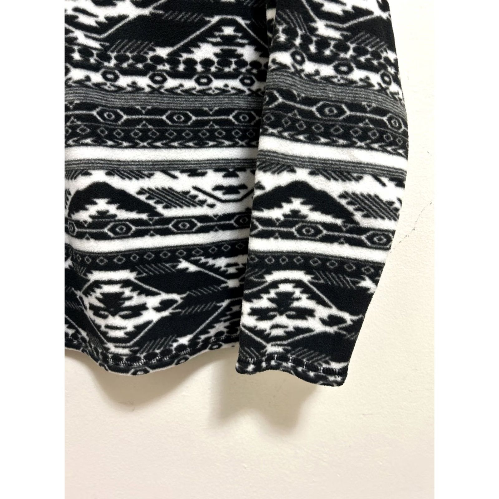 Eddie Bauer Eddie Bauer Fleece Sweater Womens Large Black 1/4 Zip Pullover Jacket Aztec Pattern Size L / US 10 / IT 46 - 5 Thumbnail