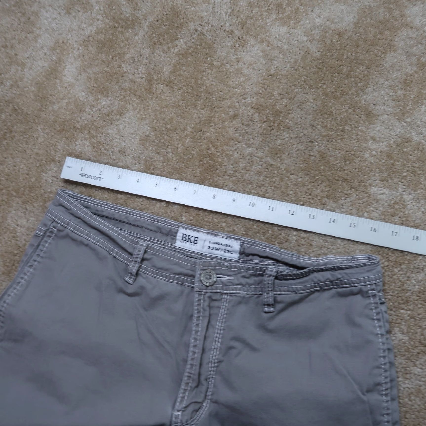 Vintage BKE Standard Fit Chino Shorts Men's 32 Gray 11" Inseam Flat Front Buckle Size US 32 / EU 48 - 7 Thumbnail