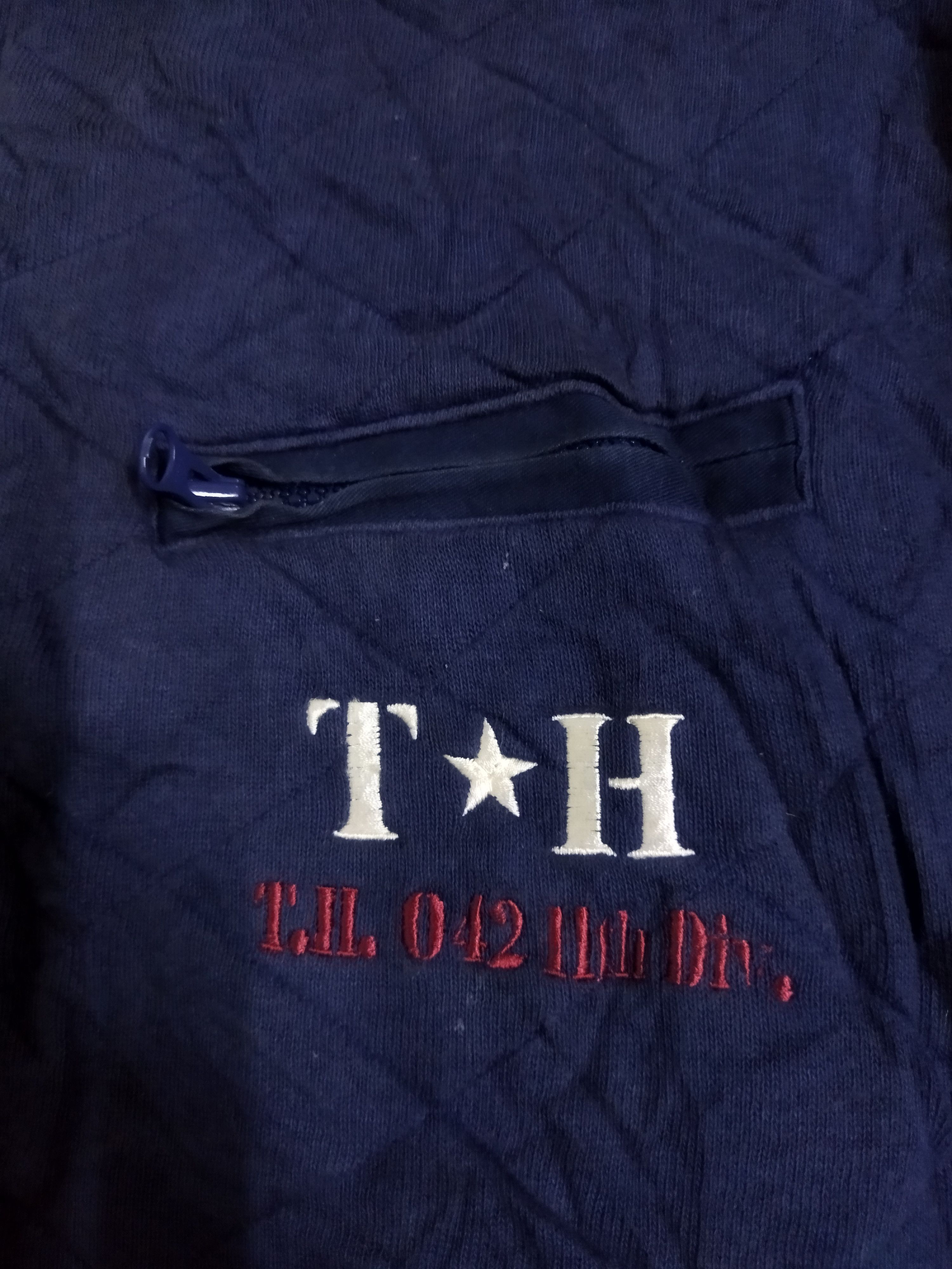 Tommy Hilfiger Vintage Tommy Hilfiger Half Zipper Sweater Size US L / EU 52-54 / 3 - 2 Thumbnail