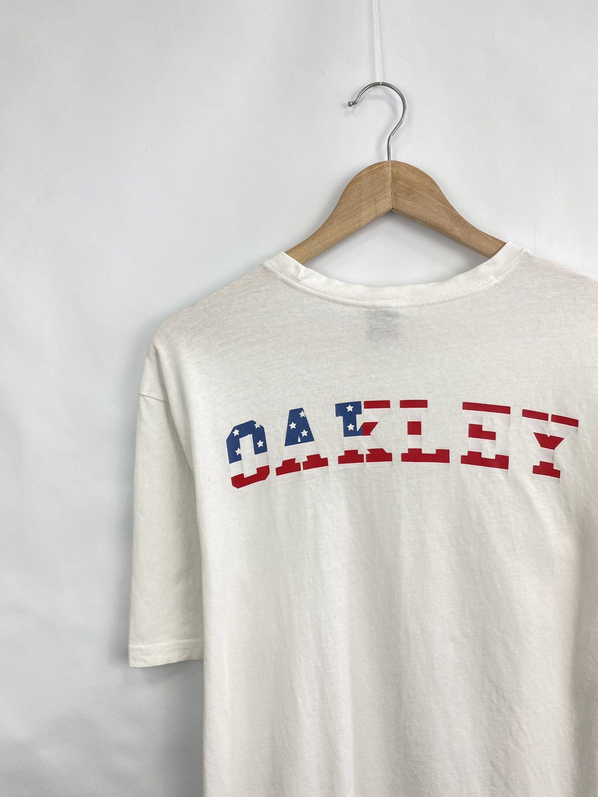 Oakley × Vintage 🇺🇸 Vintage Y2K Oakley USA Logo T-Shirt Rare Retro Hype Size US XL / EU 56 / 4 - 2 Thumbnail