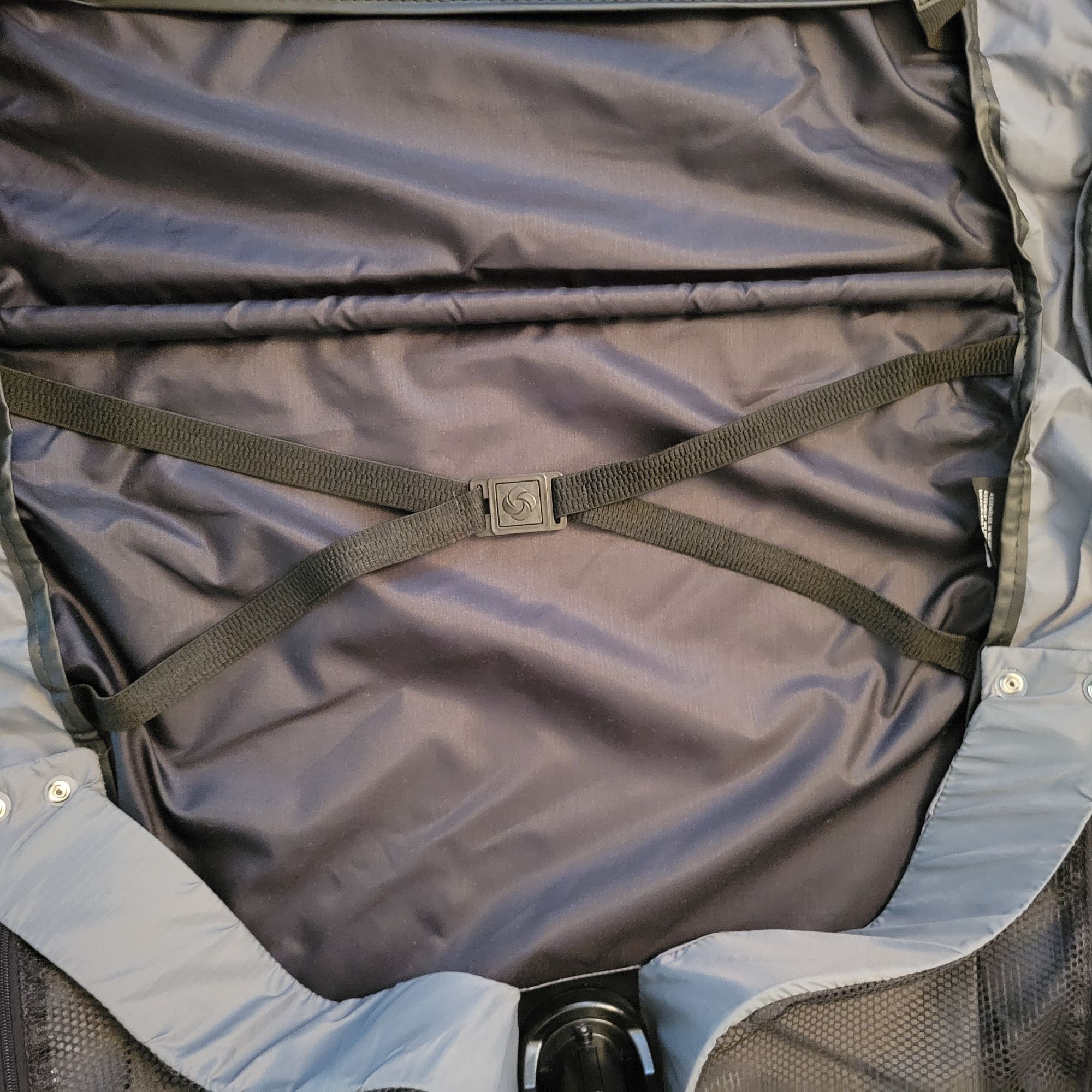 Samsonite Black Nylon Garment Bag Shoulder Strap Overnight C