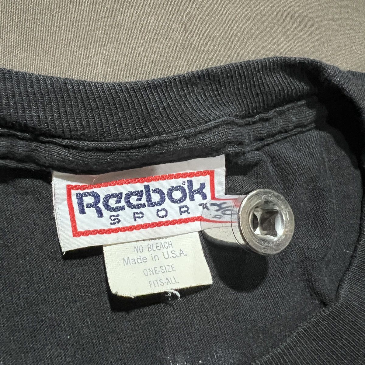 Vintage Vintage 80s Reebok Human Rights Tour Tee graphic streetwear Size US XL / EU 56 / 4 - 4 Thumbnail