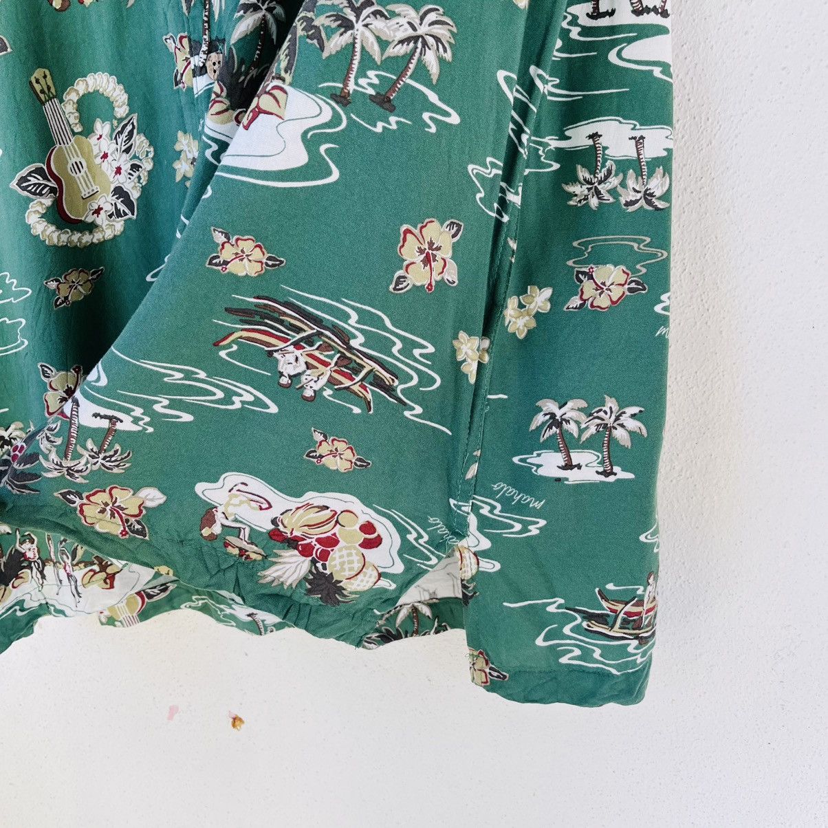 Vintage Vintage Aloha Rayon Shirt Camp Collar Green Island Print Size US XL / EU 56 / 4 - 9 Thumbnail