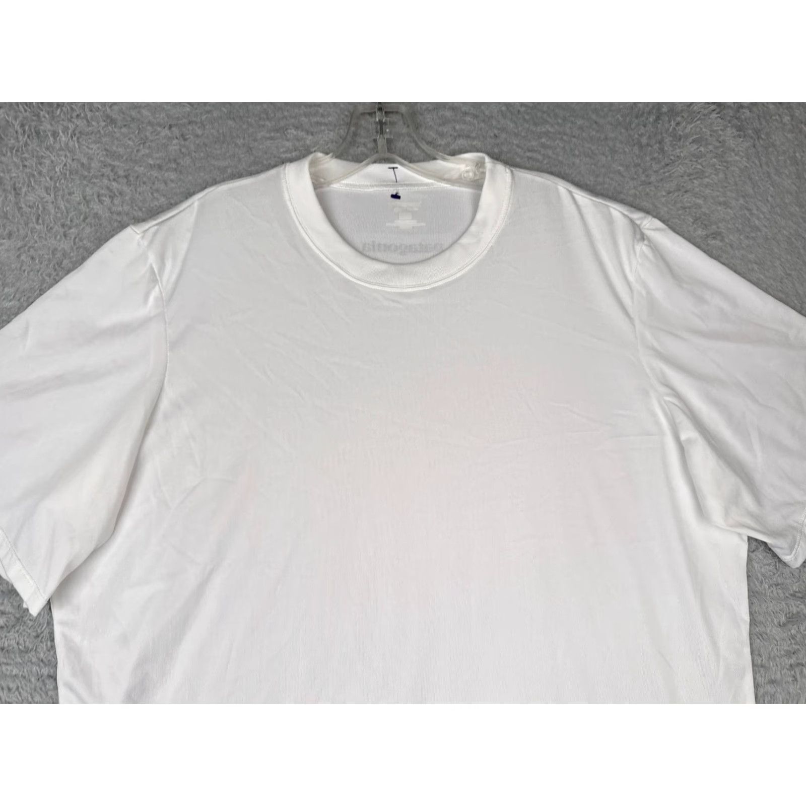 Patagonia PATAGONIA Shirt Men XL White Short Sleeve Crew Neck 100% Polyester Logo T-Shirt Mens Size US XL / EU 56 / 4 - 4 Thumbnail