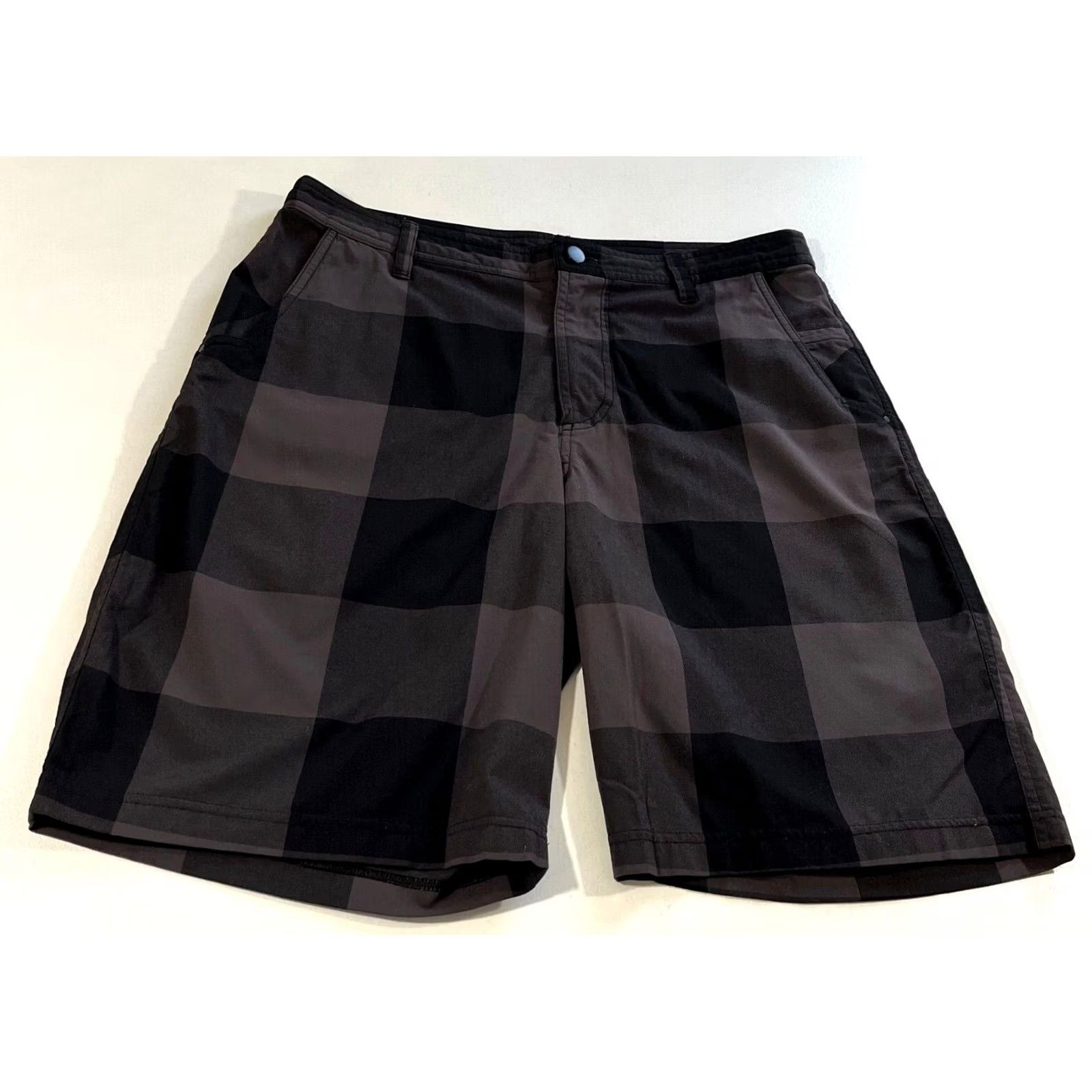Lululemon Lululemon Kahuna Shorts Mens 10" Plaid Sz 34 Black Gray Front Flat 34 Inseam Pockets Chino Outdoor Preppy Athleisure Vintage/Pre-owned Mens Size US 34 / EU 50 - 3 Thumbnail