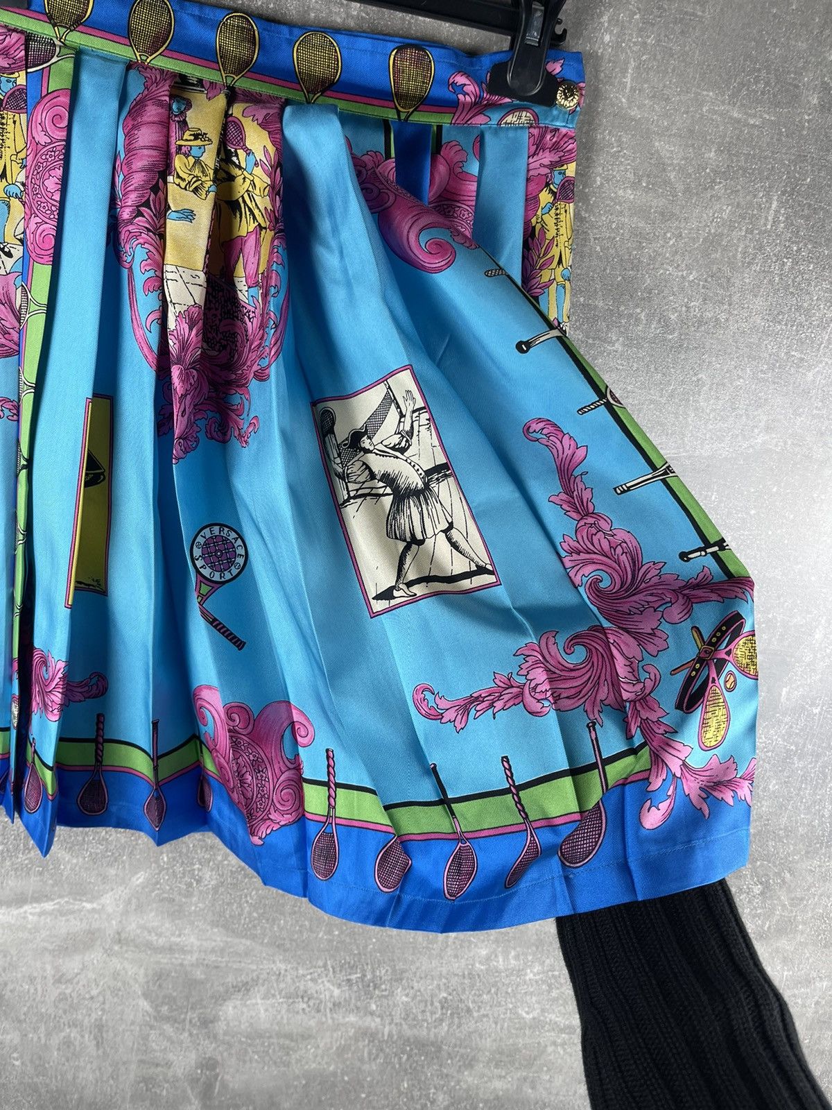 Versace Versace Sport Vintage Pleated Archives Silk Skirt Graphic Size 30" / US 8 / IT 44 - 5 Thumbnail