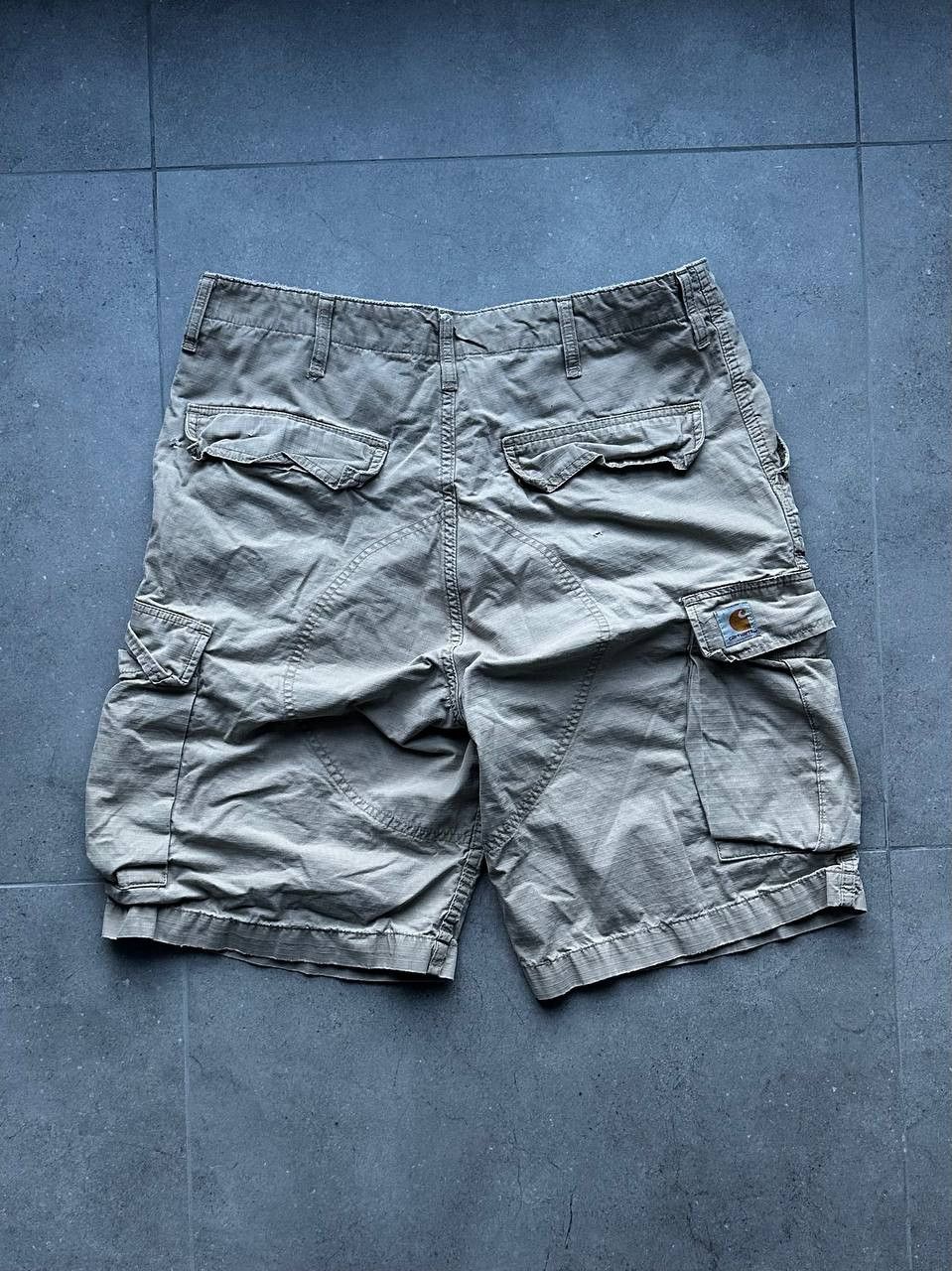 Carhartt Vintage Carhartt Baggy Beige Distressed Shorts Size US 34 / EU 50 - 1 Thumbnail