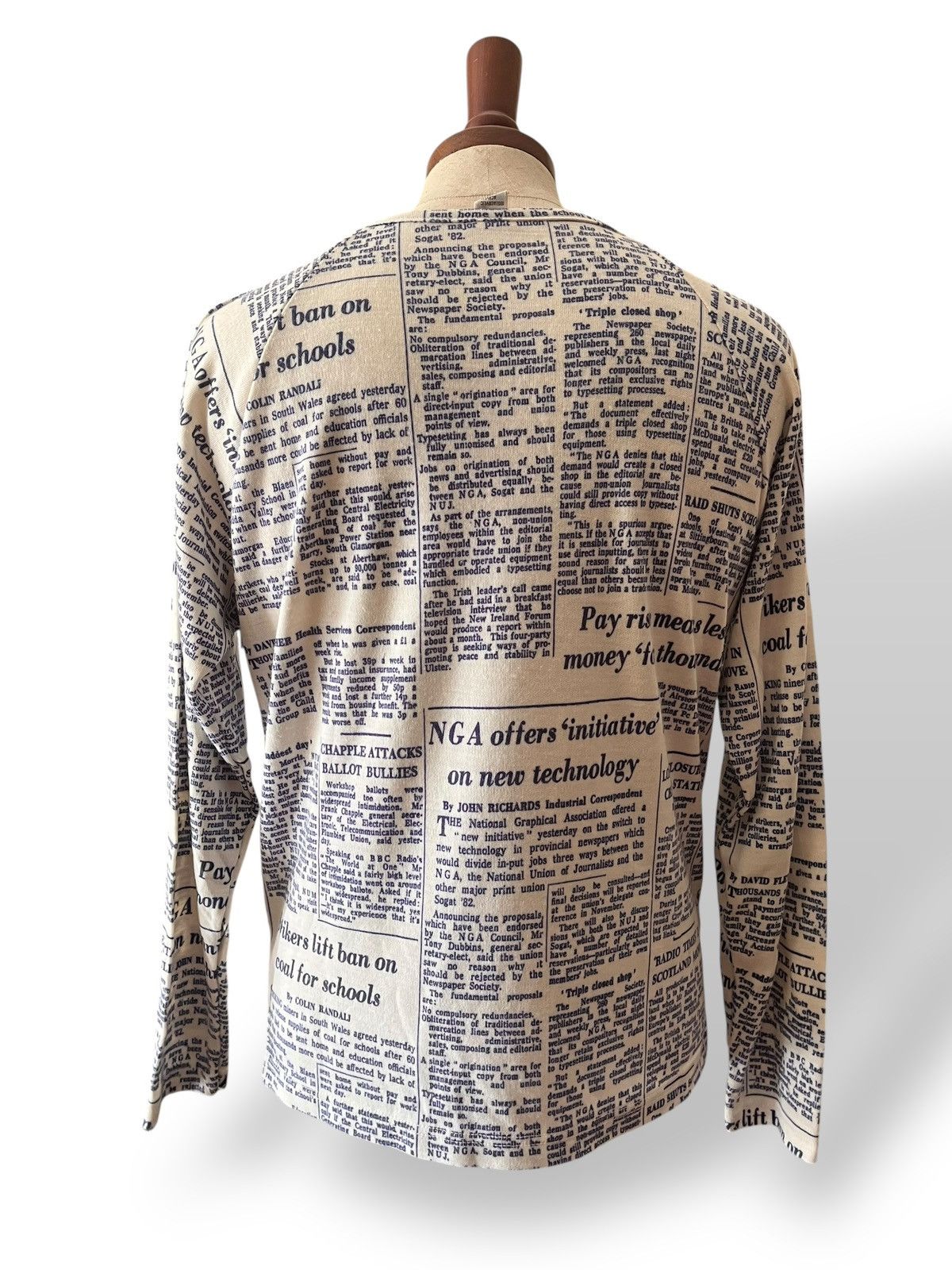 Japanese Brand C & A Full Print Newspaper Longsleeve Shirt Size US M / EU 48-50 / 2 - 4 Thumbnail