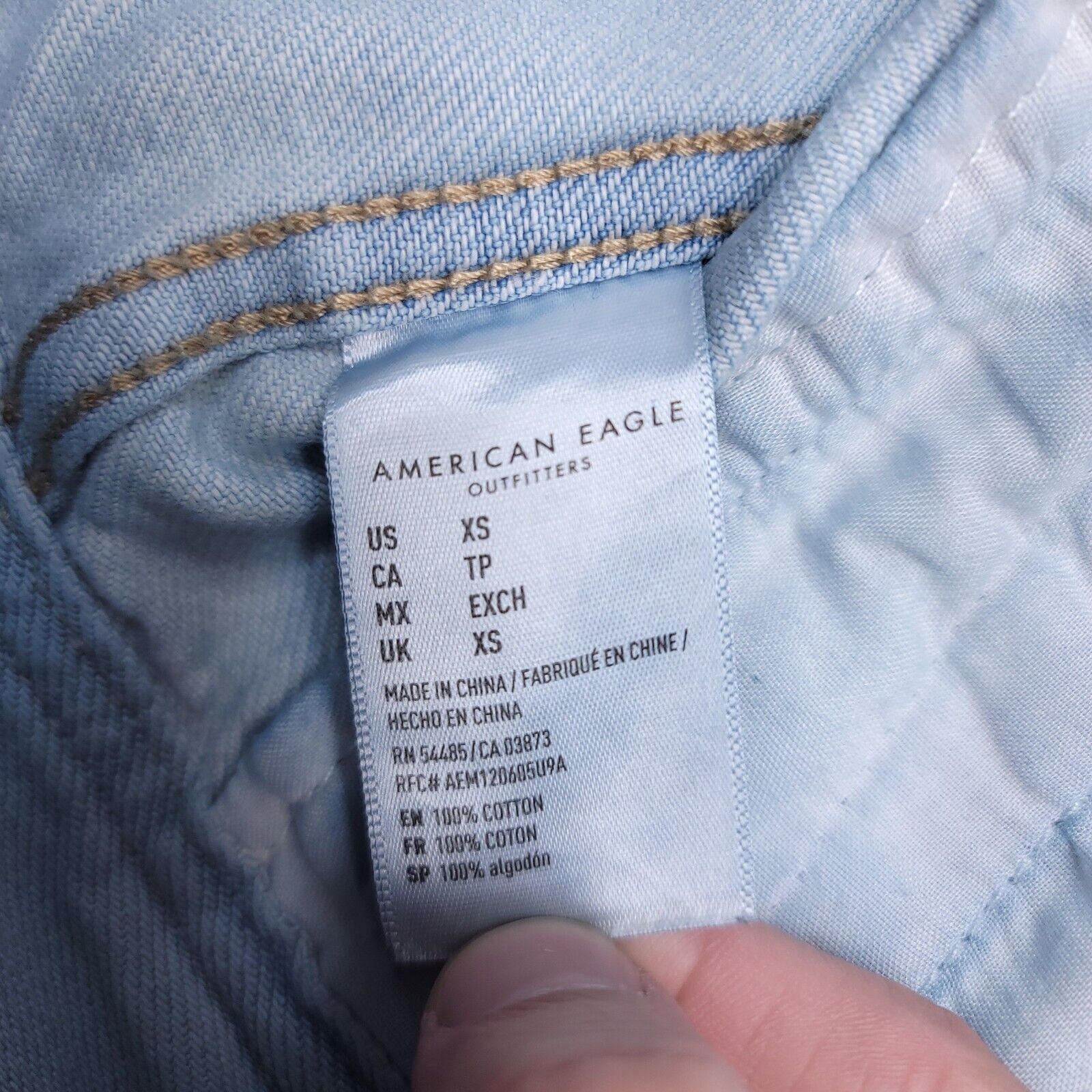 American Eagle Outfitters American Eagle Casual Button Up Denim Jacket Womens Size XS Size XS / US 0-2 / IT 36-38 - 4 Thumbnail