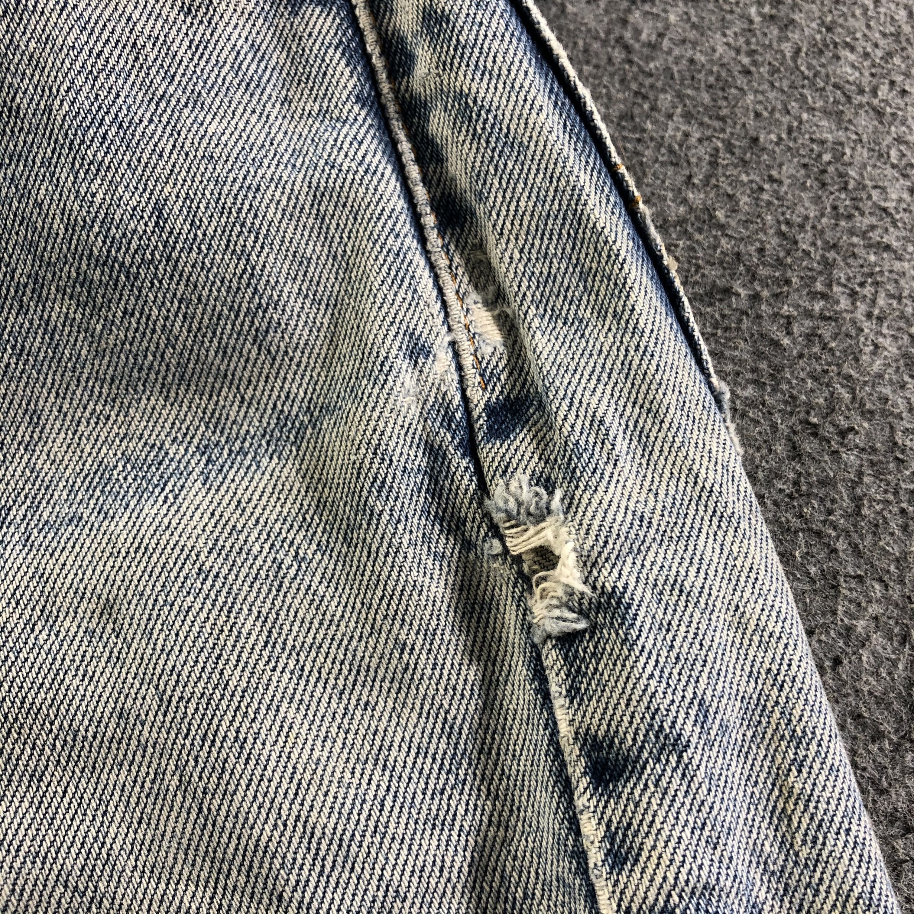 Levi's Vintage Blue Wash Levis 550 Jeans-J3022 Size US 35 - 10 Thumbnail