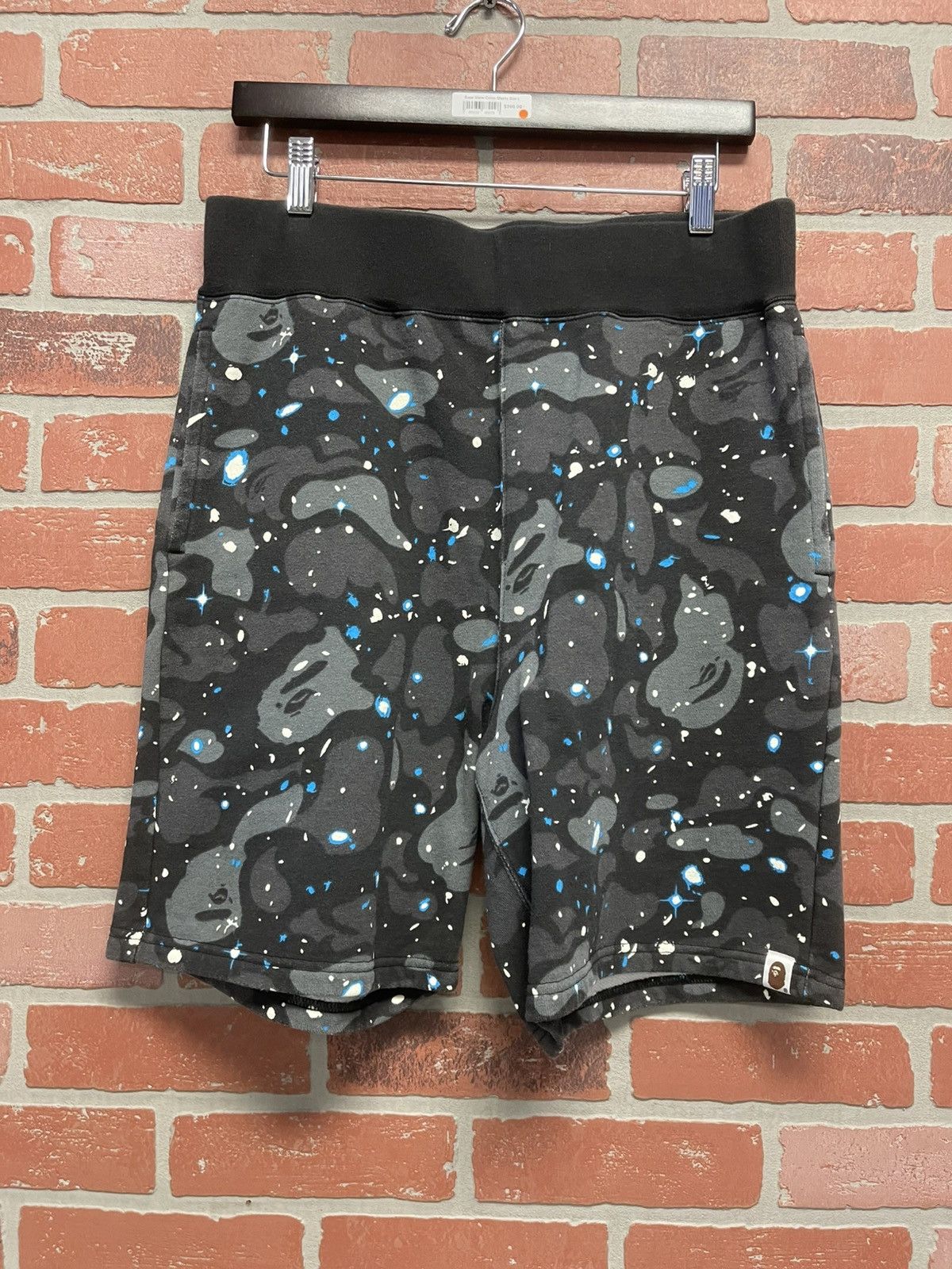 Bape Size L - Bape Snow Camo Shorts Great Condition Size US 32 / EU 48 - 1 Thumbnail