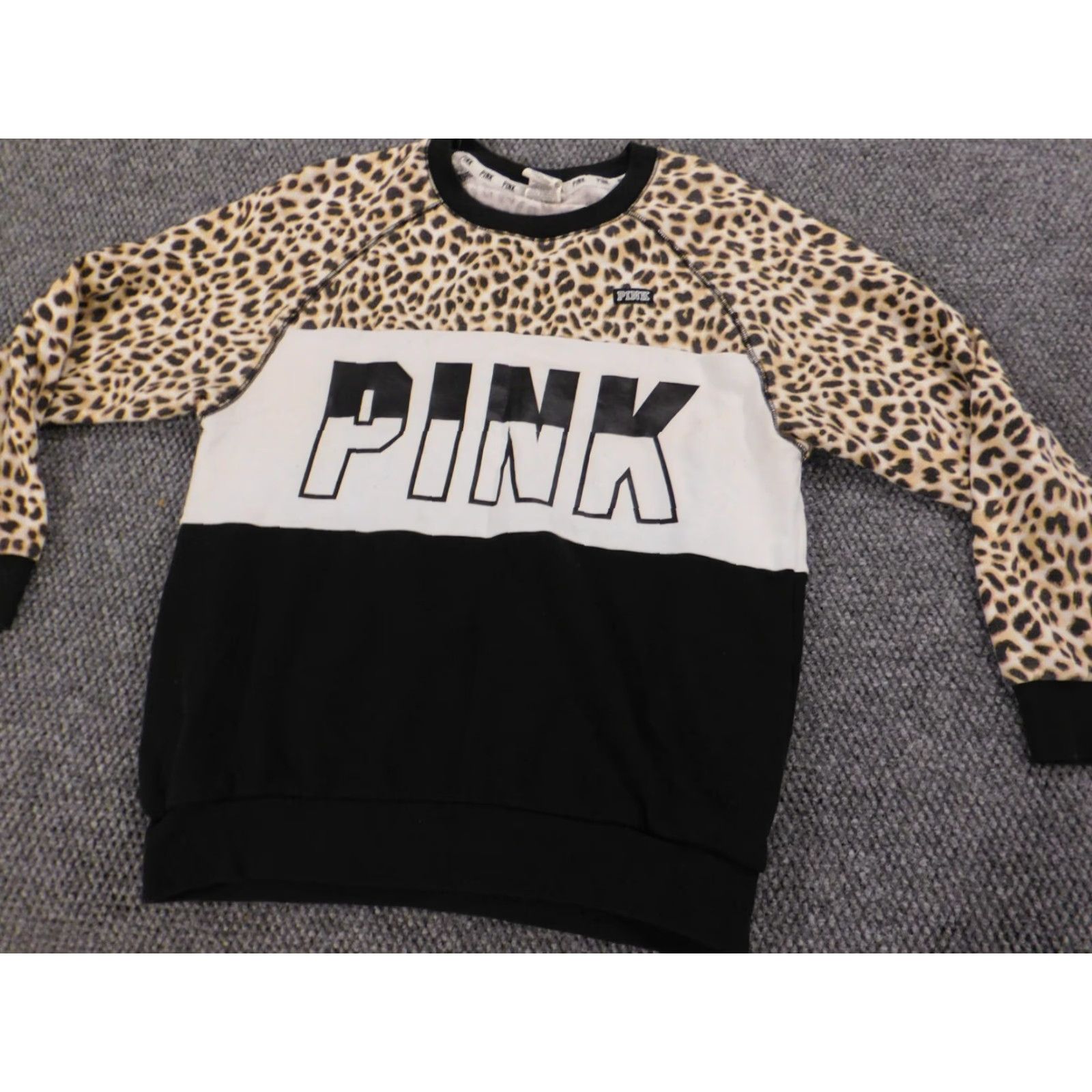 Victoria's Secret Victoria's Secret PINK Sweatshirt XS Womens Pullover Crew Neck Solid Pink Modern All Seasons Activewear Regular Fit Graphic: Ruffle Accent Size XS / US 0-2 / IT 36-38 - 3 Thumbnail